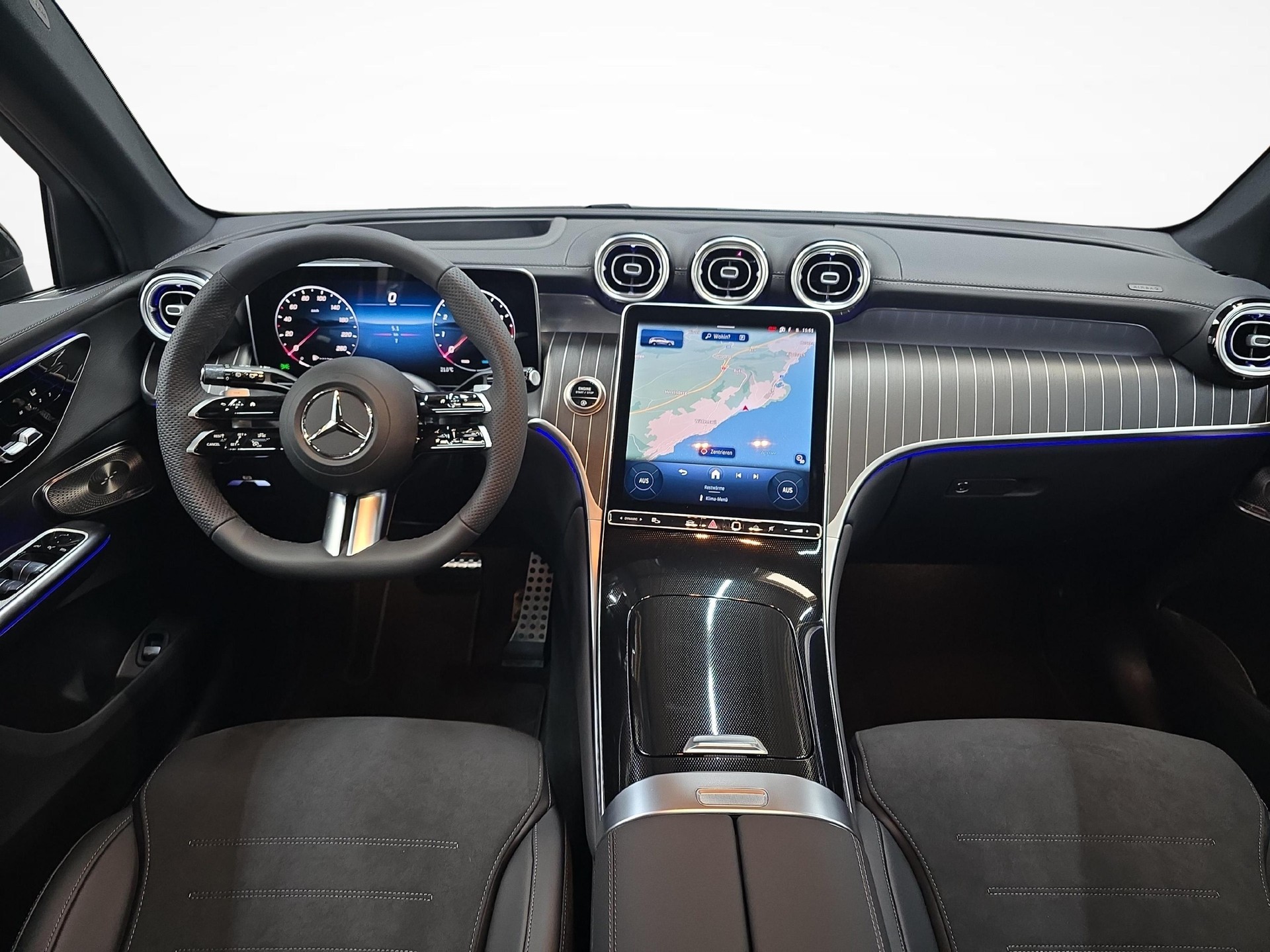 MERCEDES-BENZ GLC 300 4MATIC AMG Line-image-4