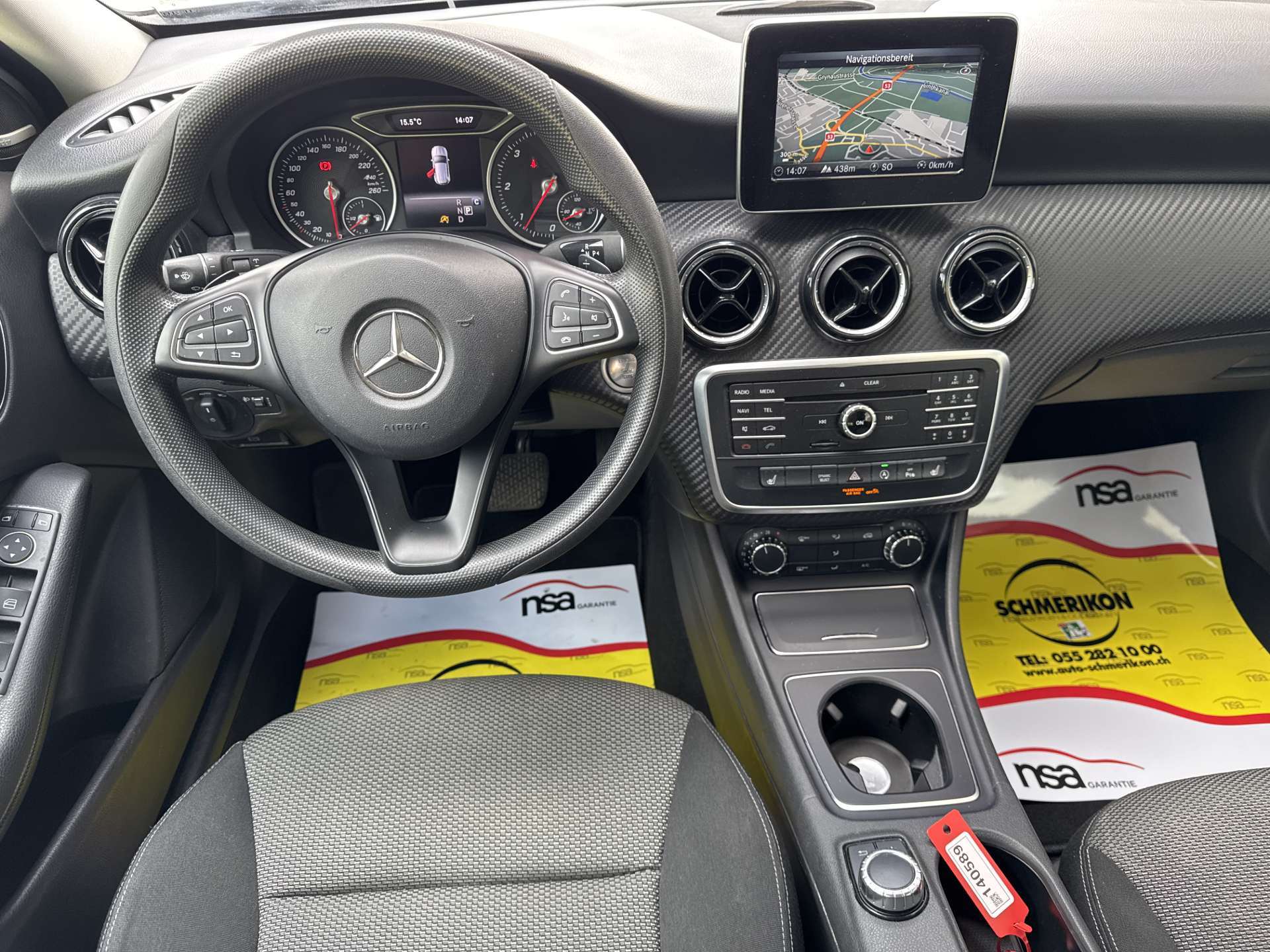 MERCEDES-BENZ GLA 200 d DCT-Automat-image-12
