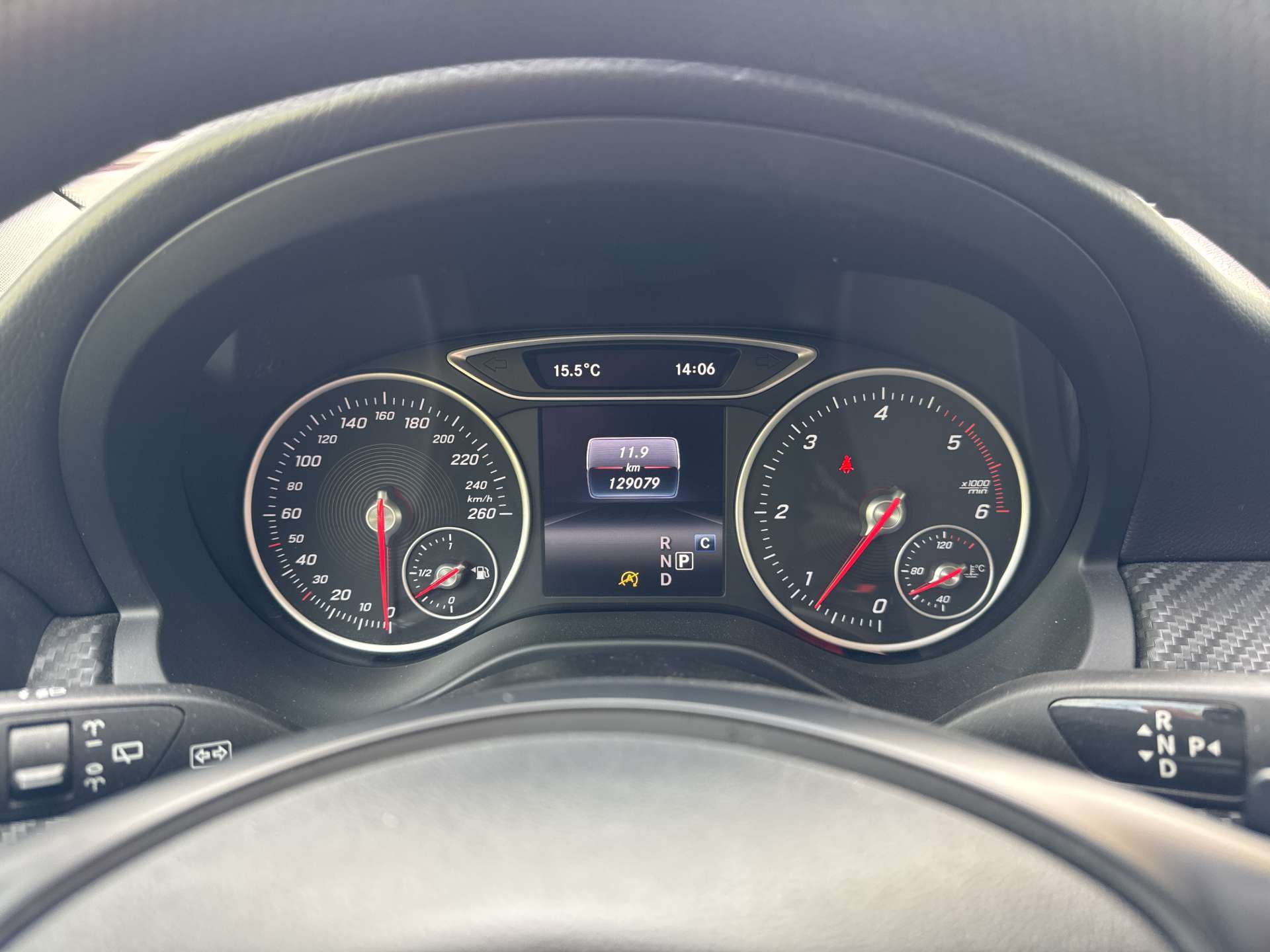MERCEDES-BENZ GLA 200 d DCT-Automat-image-11