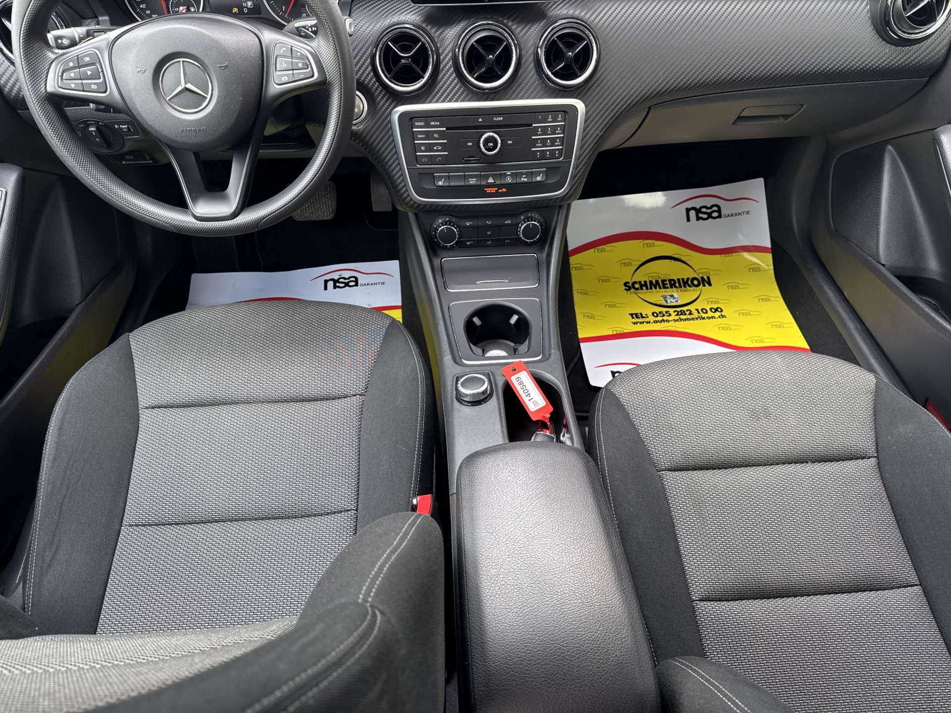 MERCEDES-BENZ GLA 200 d DCT-Automat-image-13