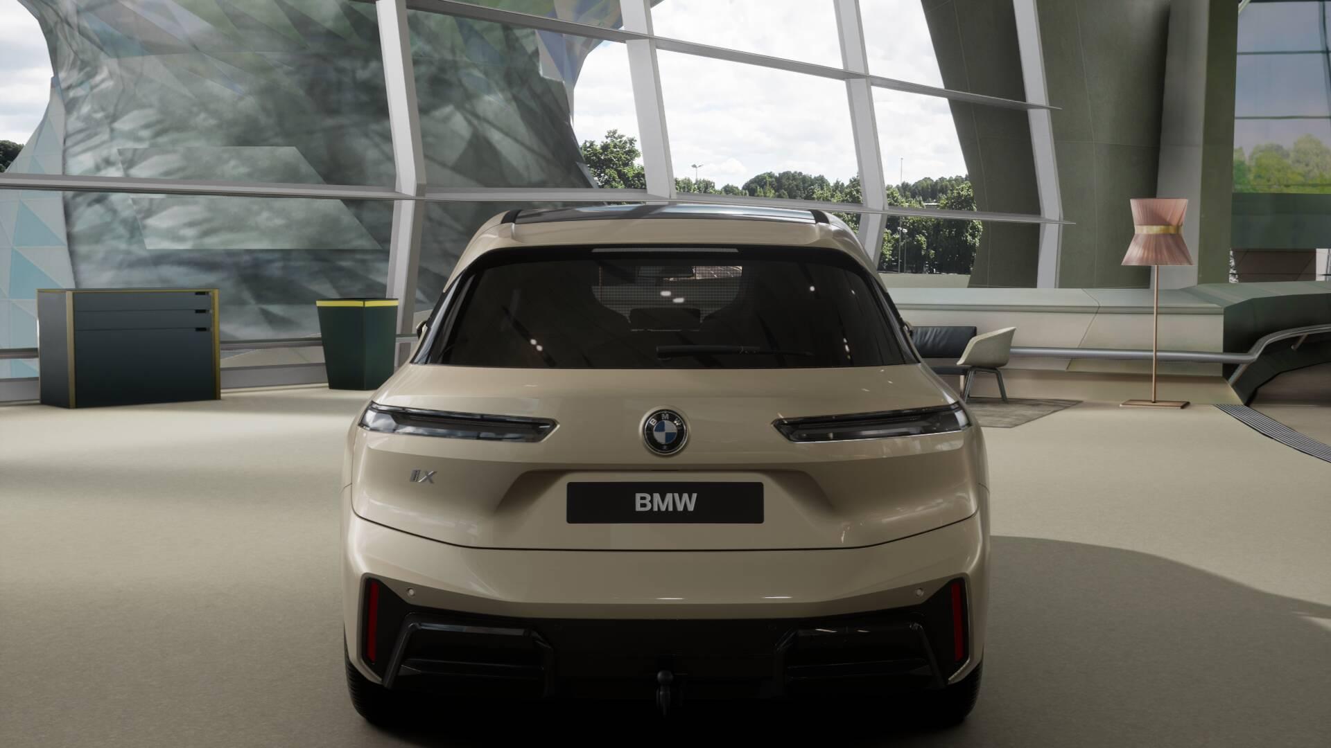 BMW iX xDrive60-image-4