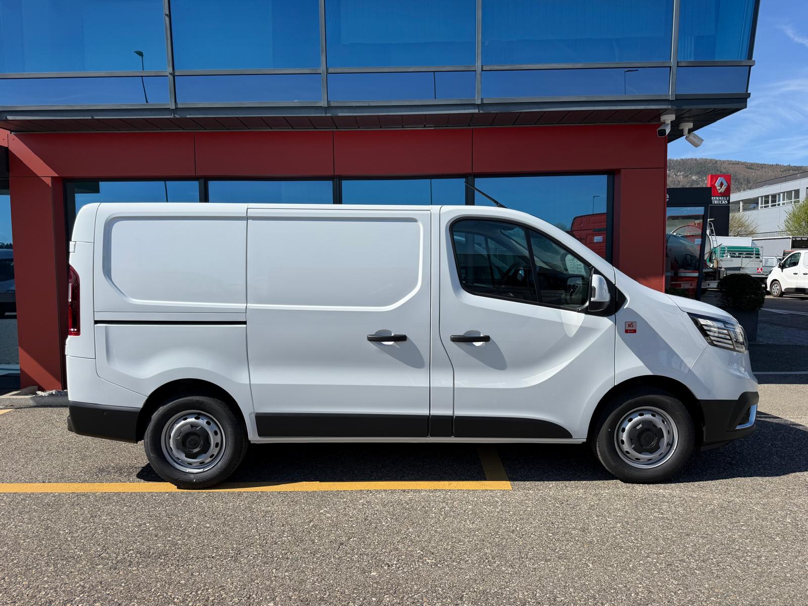 RENAULT Trafic Red Edition 150 PS L1H1 Hecktüren-image-2