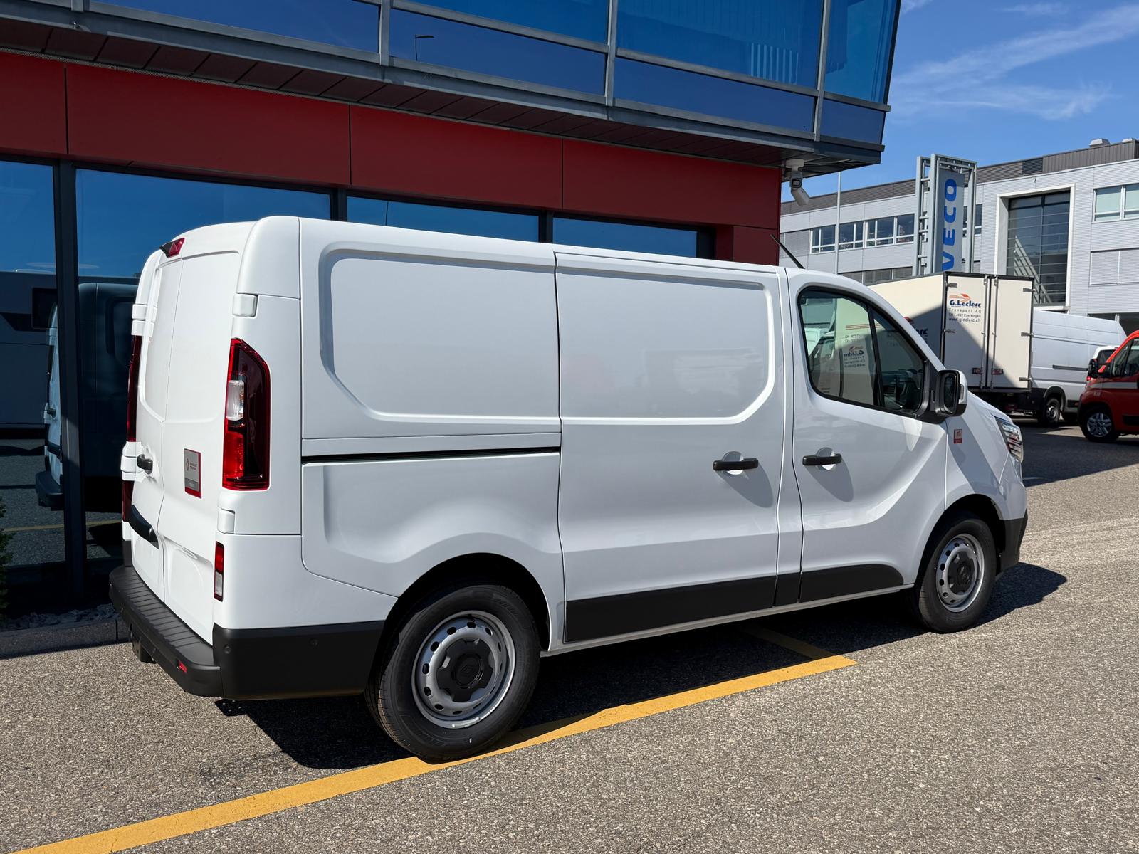 RENAULT Trafic Red Edition 150 PS L1H1 Hecktüren-image-4