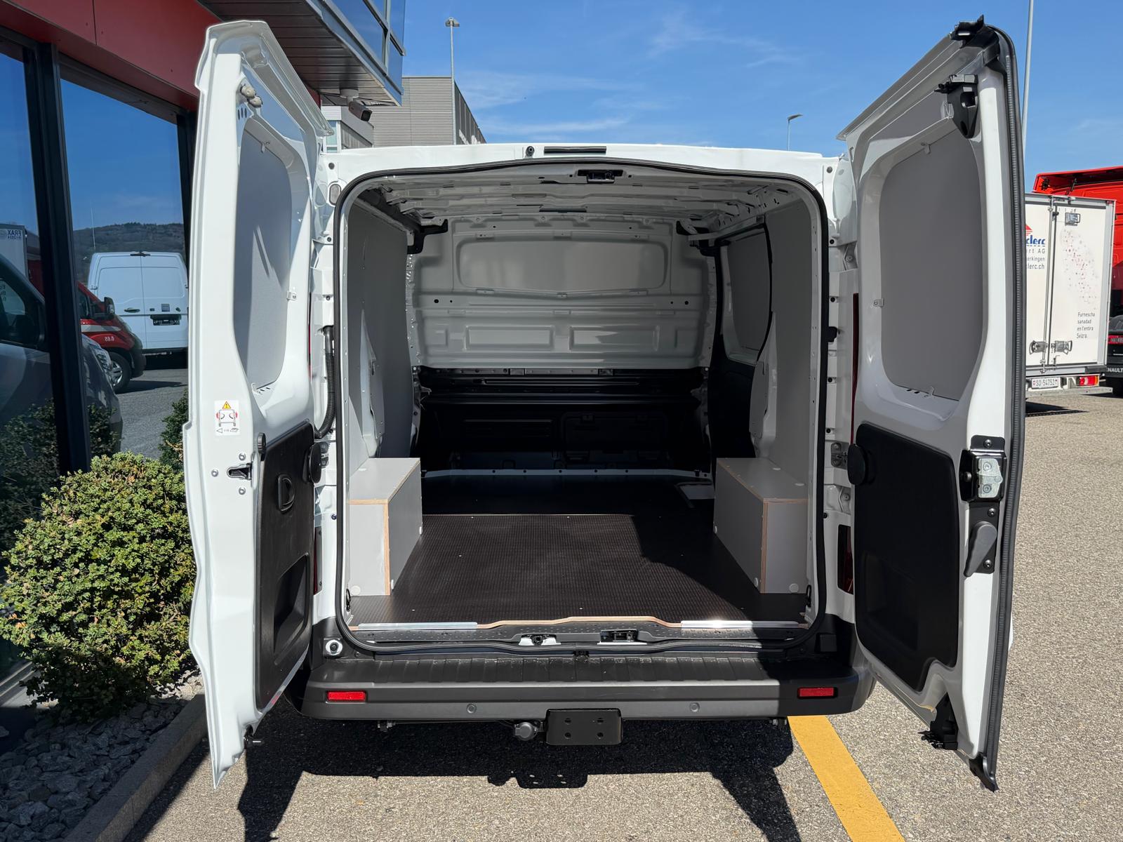 RENAULT Trafic Red Edition 150 PS L1H1 Hecktüren-image-6