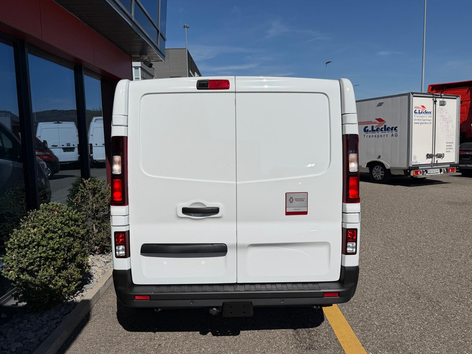 RENAULT Trafic Red Edition 150 PS L1H1 Hecktüren-image-5
