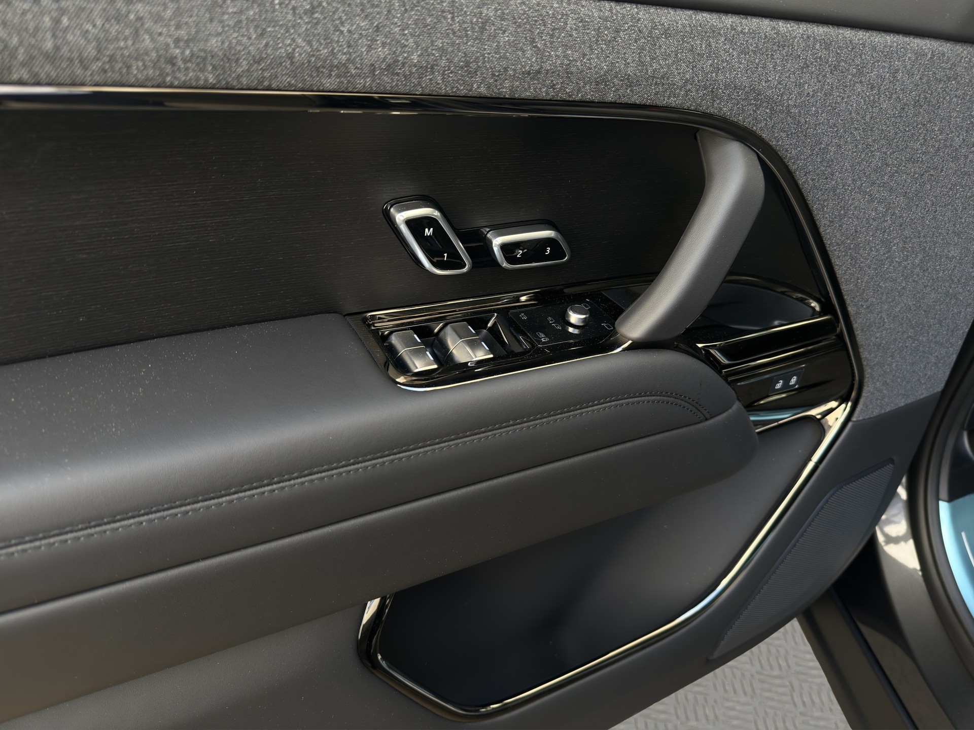 LAND ROVER Range Rover Sport 3.0 I6 P550e Autobiography-image-8