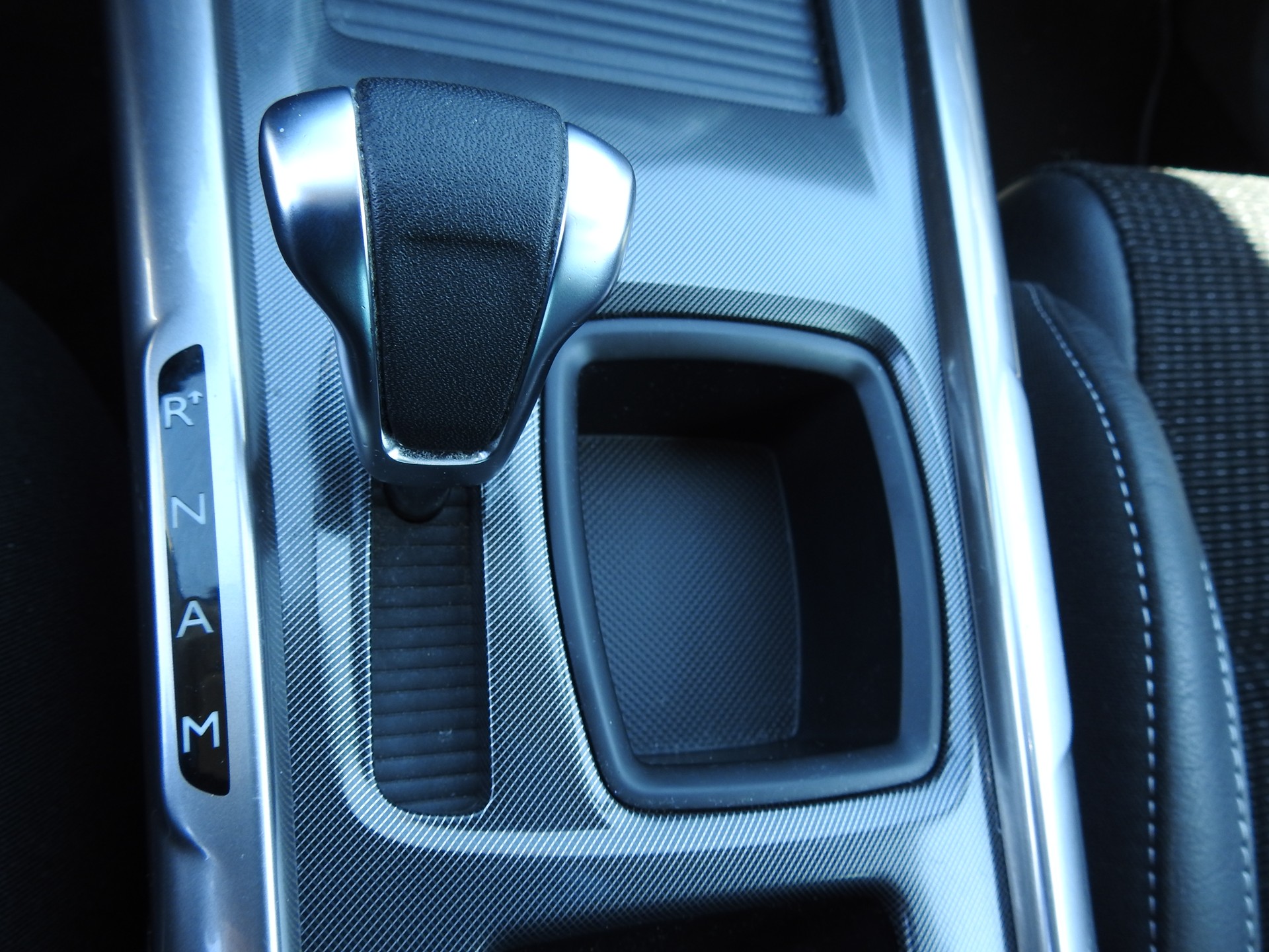 CITROEN C4 1.6 e-HDi Black Top EGS6-image-19