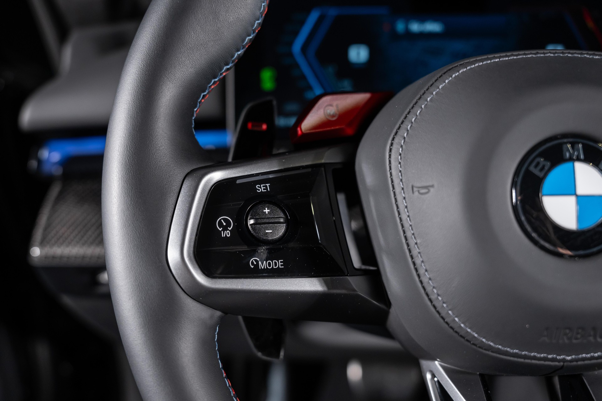 BMW M5 xDrive Touring-image-27