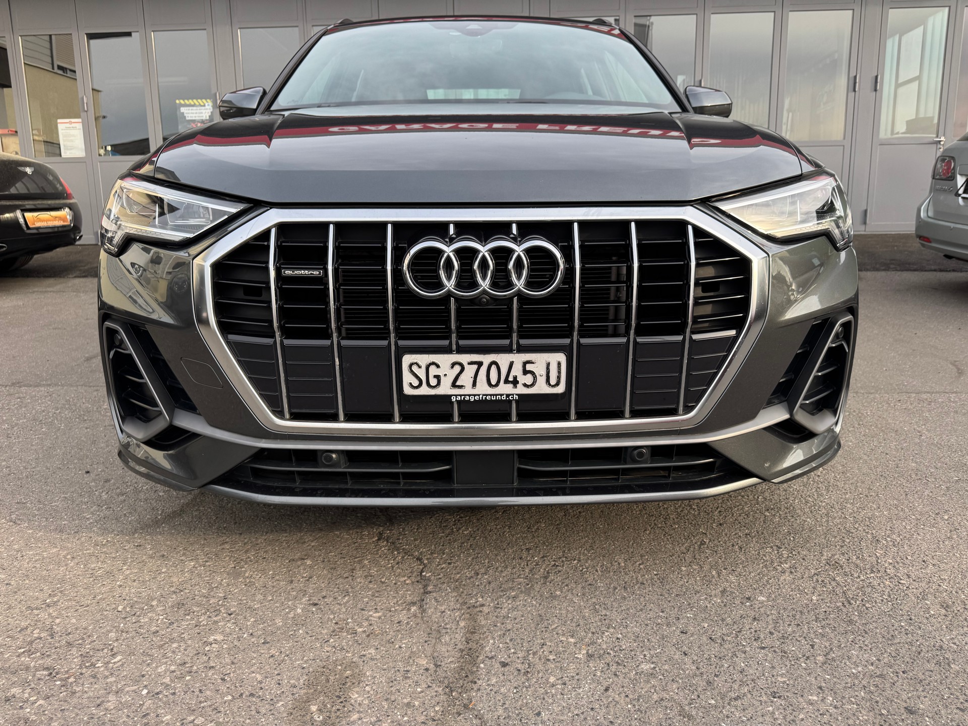 AUDI Q3 40 TDI S line quattro S-tronic-image-2