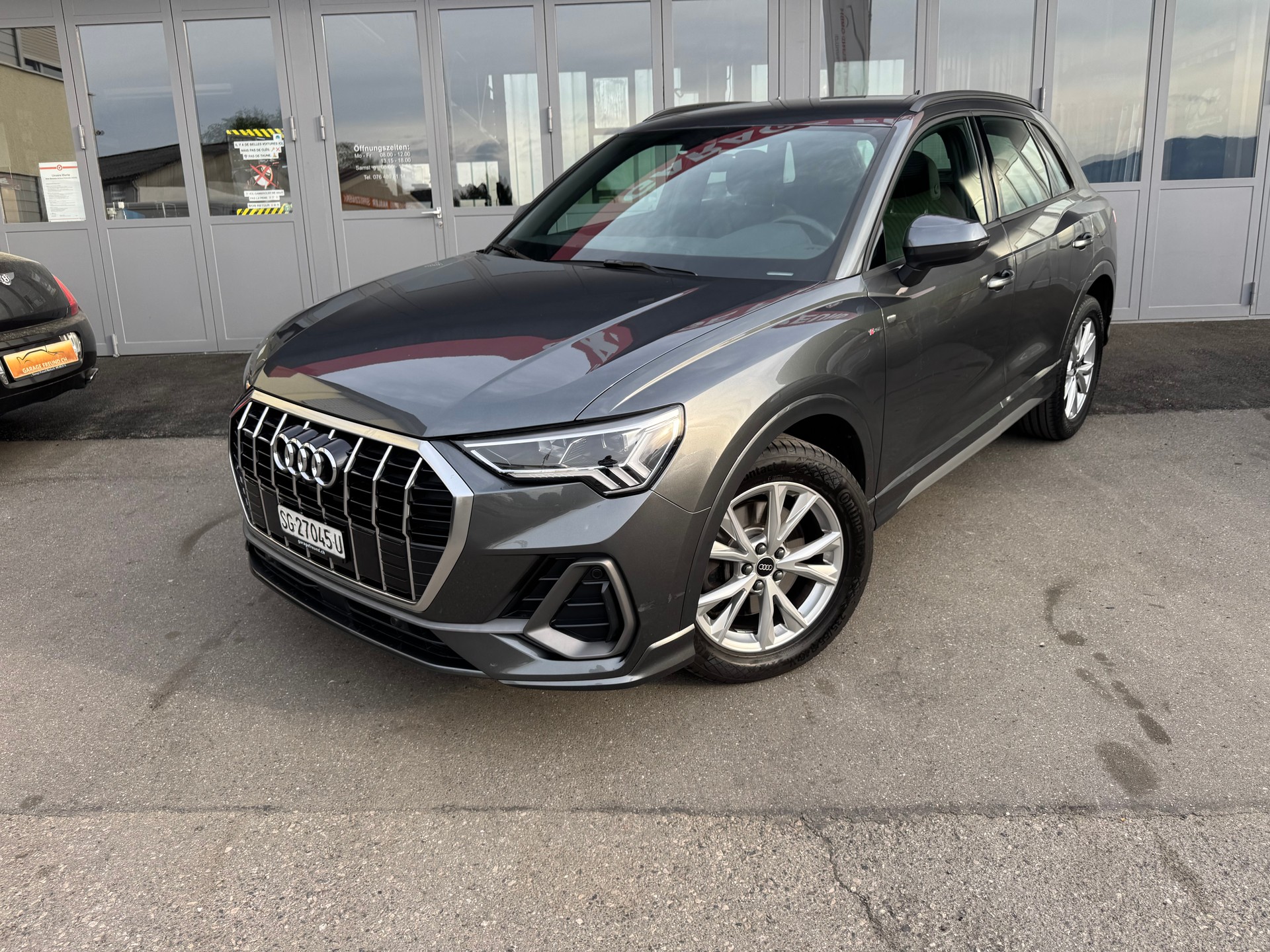 AUDI Q3 40 TDI S line quattro S-tronic-image-0