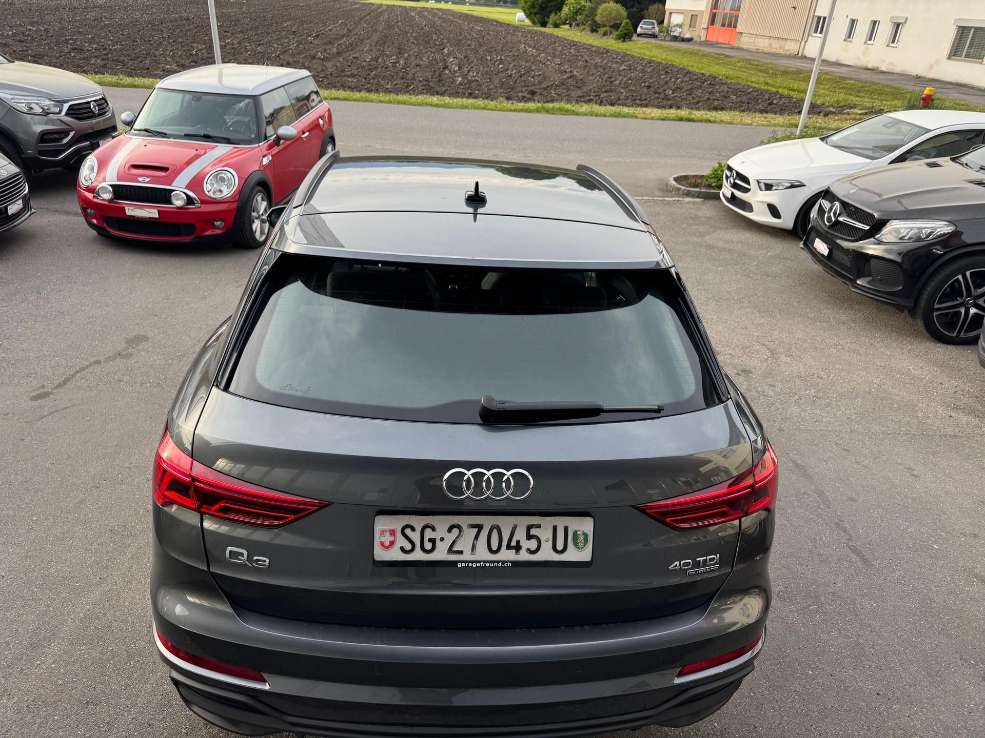 AUDI Q3 40 TDI S line quattro S-tronic-image-14