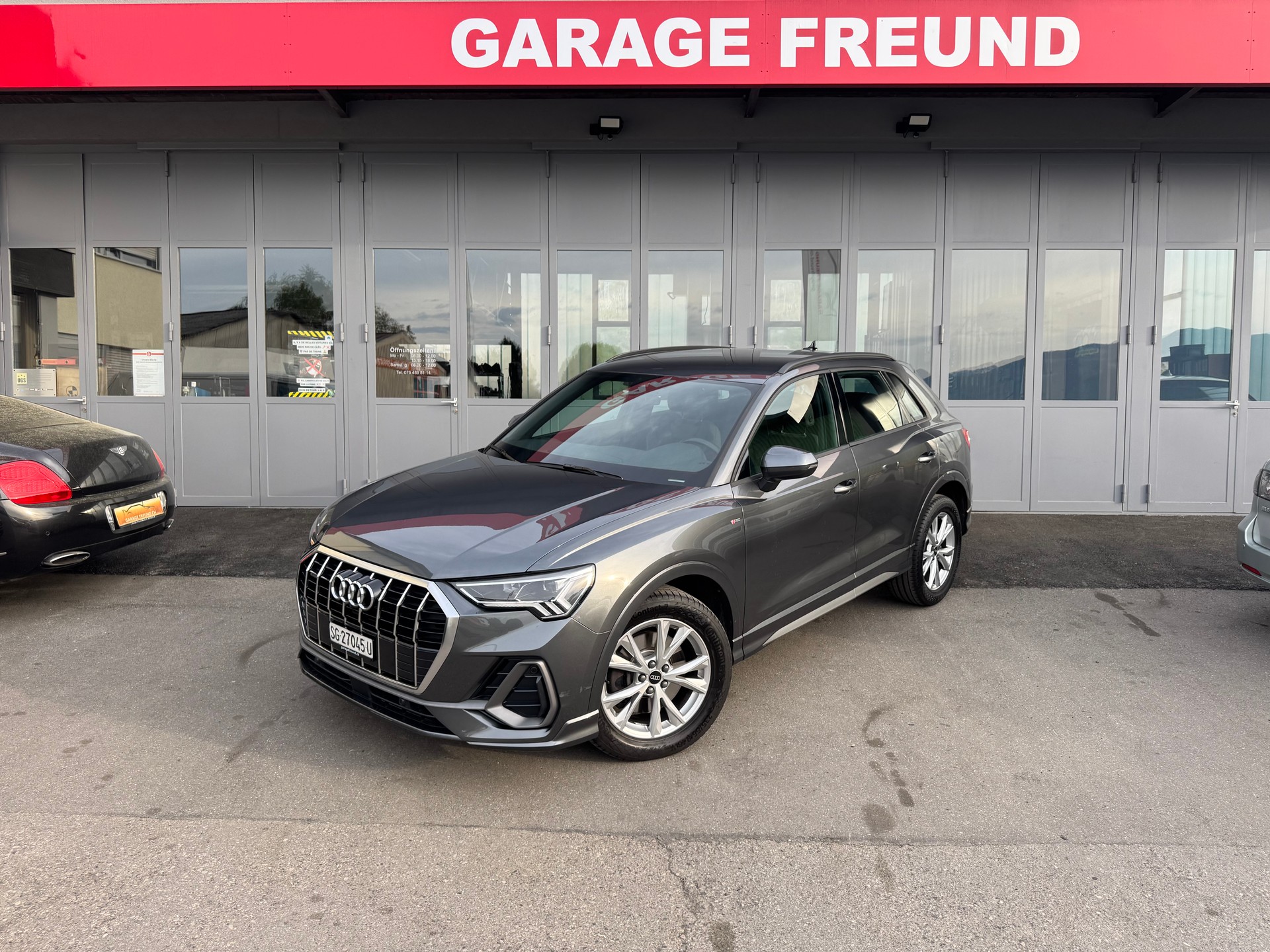 AUDI Q3 40 TDI S line quattro S-tronic-image-4
