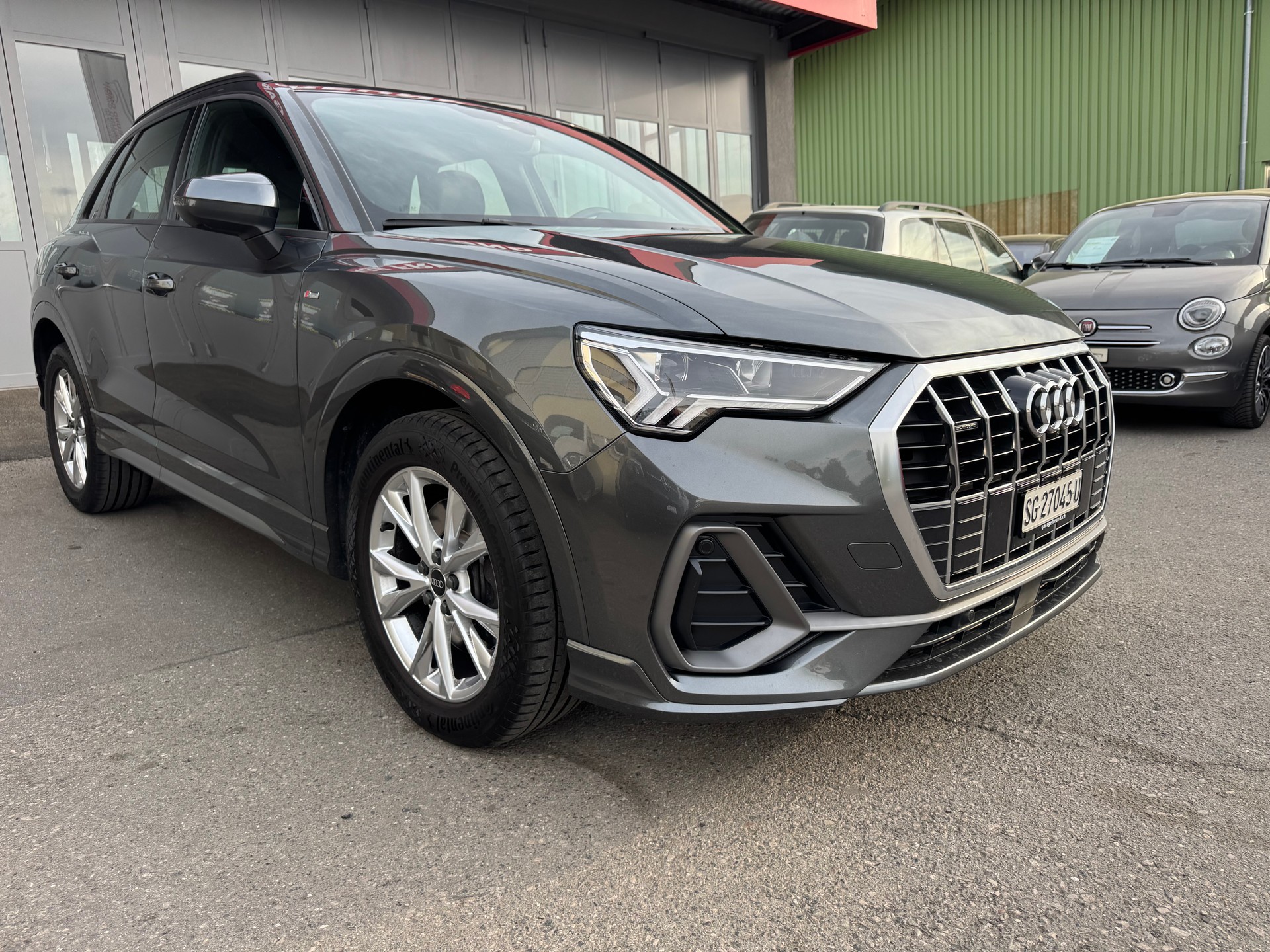 AUDI Q3 40 TDI S line quattro S-tronic-image-1