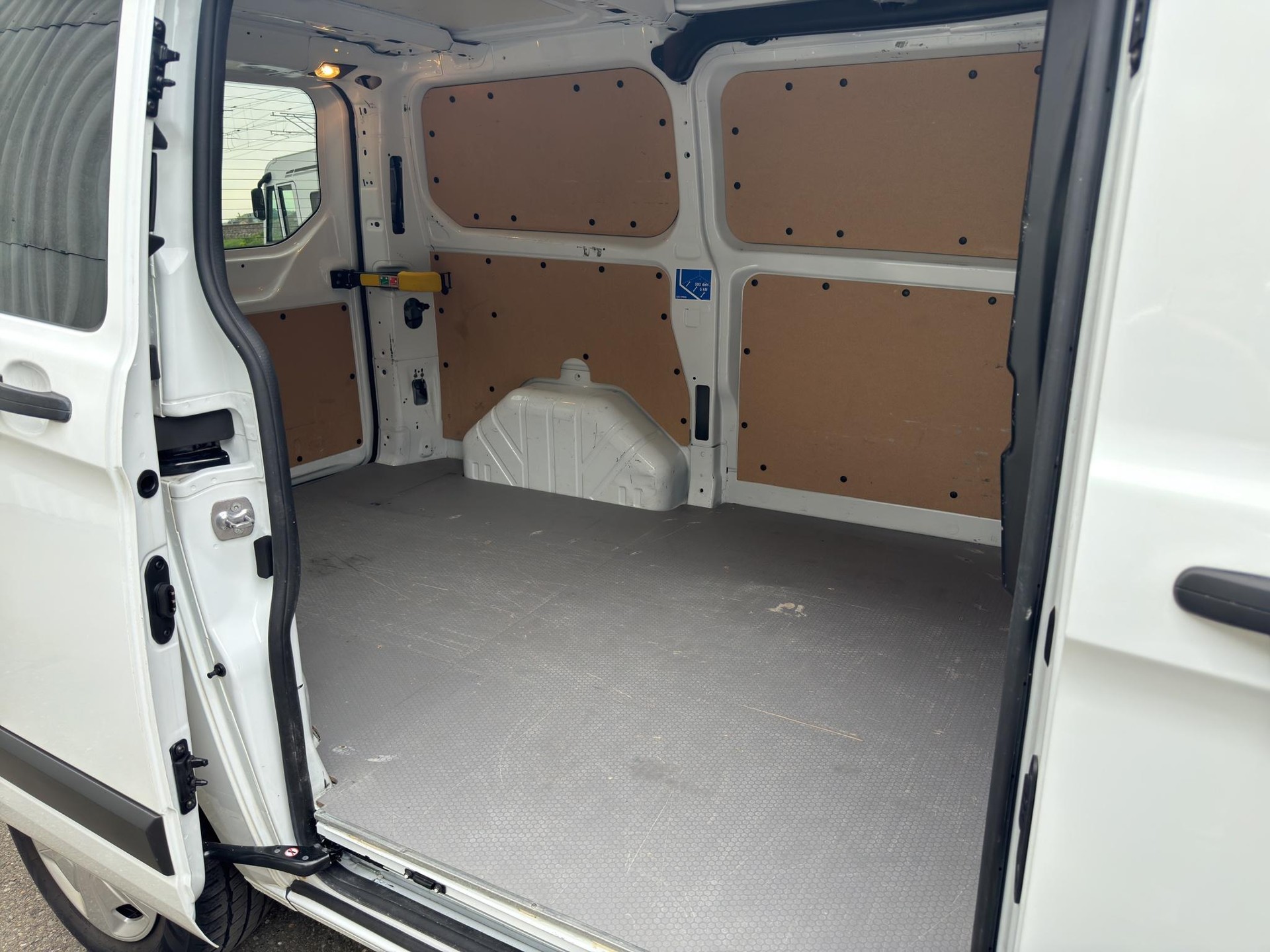 FORD Transit C Van 280 L1 2.0 TDCi 130 Trend-image-19