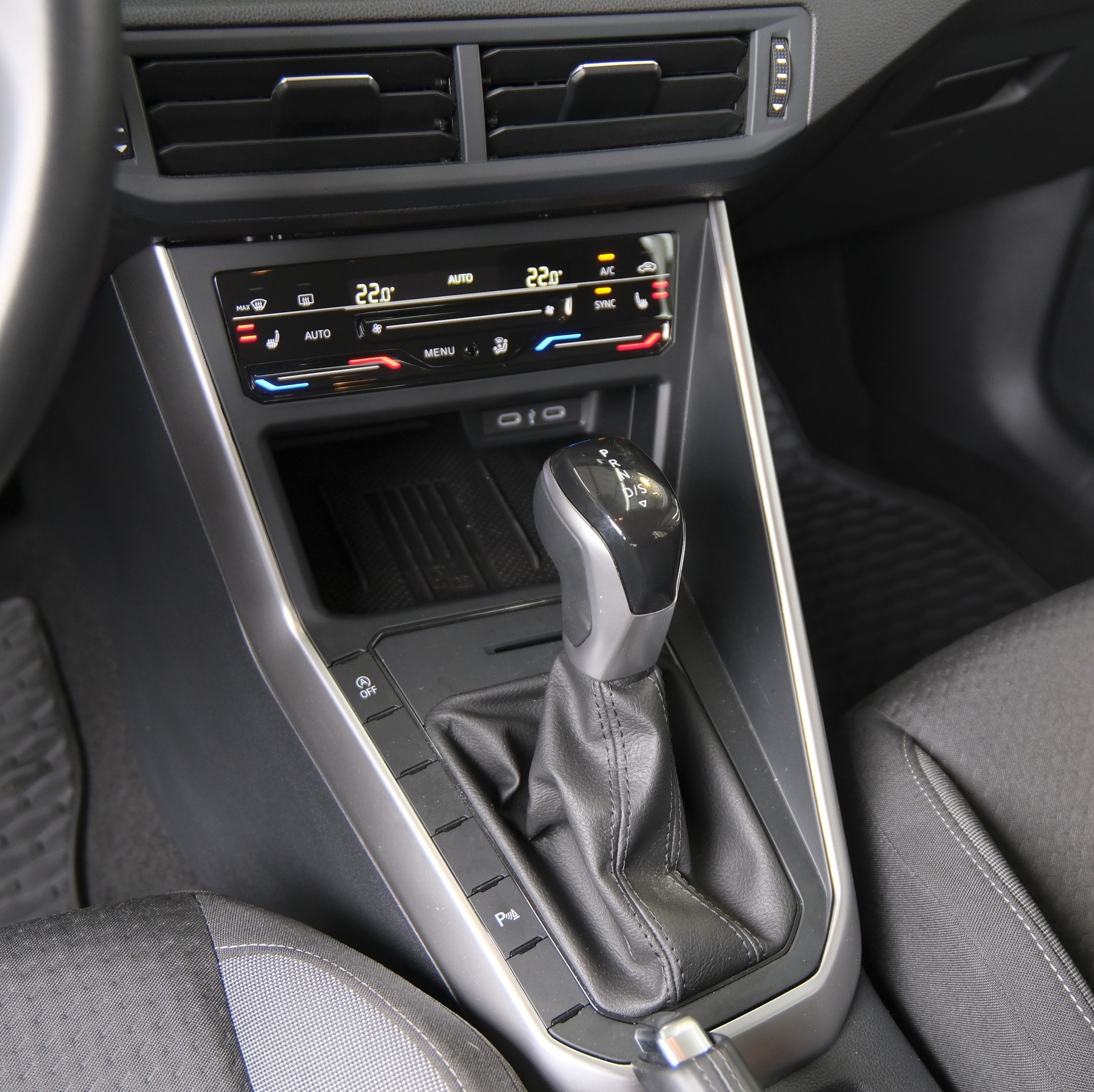 VW Polo 1.0 TSI Life DSG-image-4