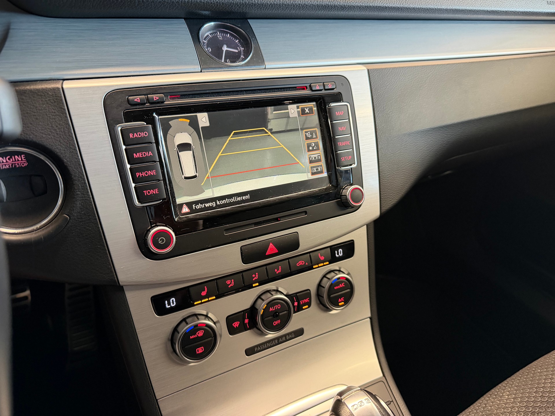 VW Passat Variant 2.0 TDI BMT R-Line 4MDSG-image-15