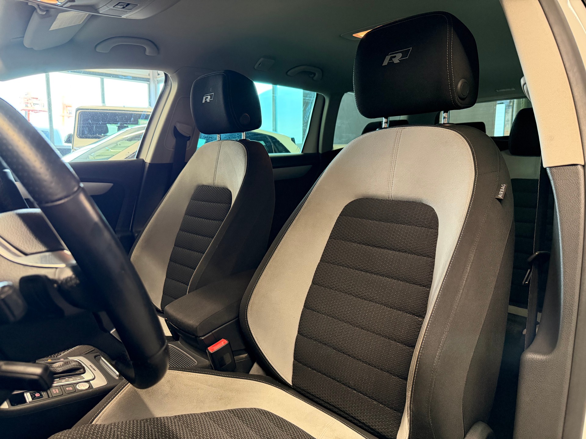 VW Passat Variant 2.0 TDI BMT R-Line 4MDSG-image-10