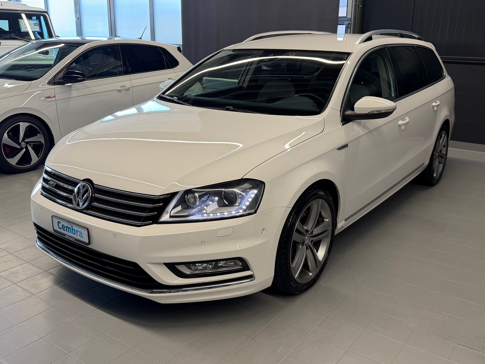 VW Passat Variant 2.0 TDI BMT R-Line 4MDSG-image-3