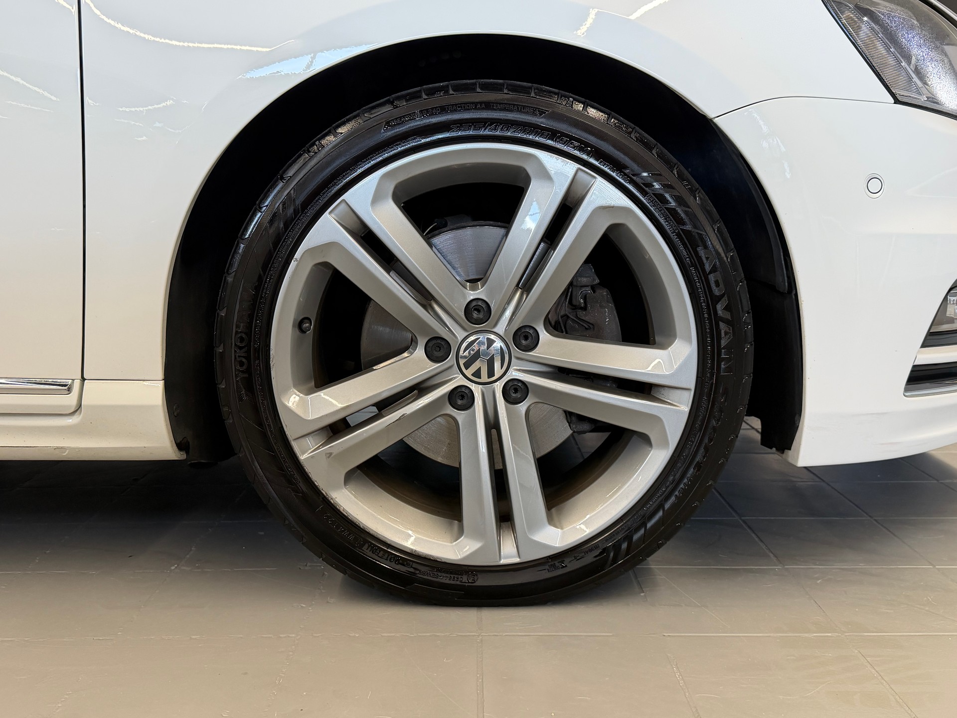 VW Passat Variant 2.0 TDI BMT R-Line 4MDSG-image-7