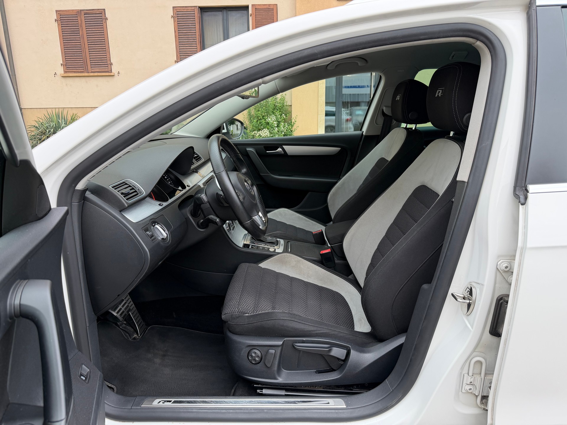 VW Passat Variant 2.0 TDI BMT R-Line 4MDSG-image-8