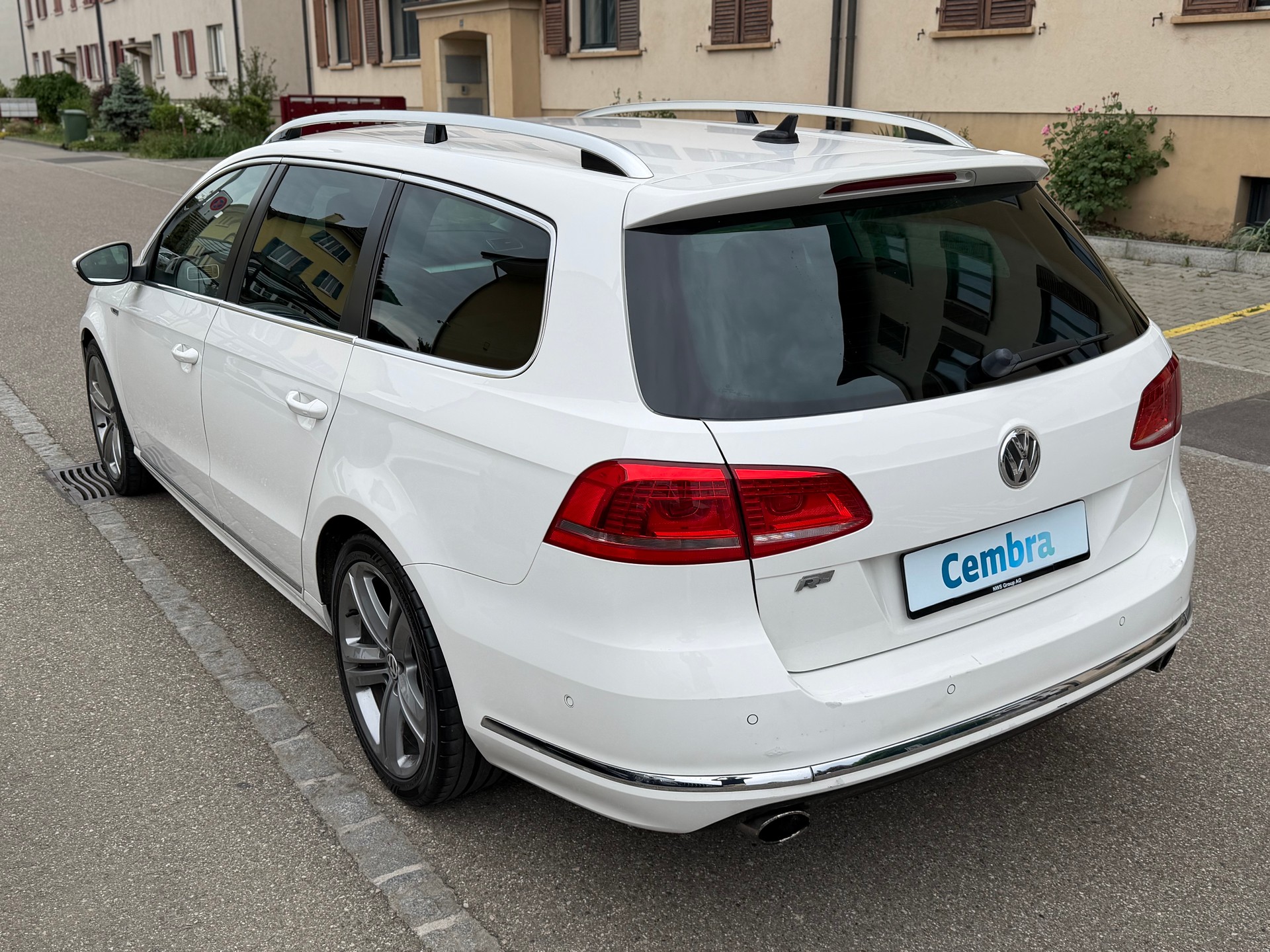 VW Passat Variant 2.0 TDI BMT R-Line 4MDSG-image-5