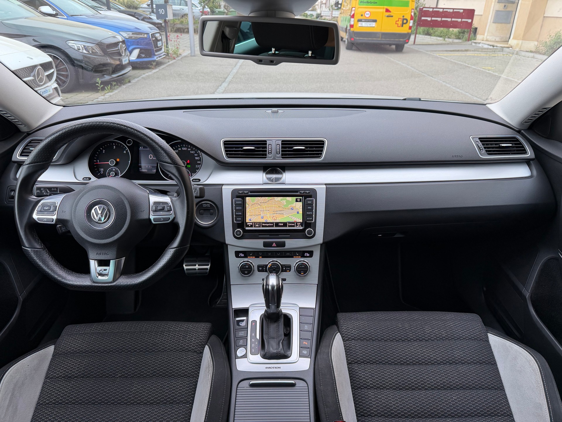 VW Passat Variant 2.0 TDI BMT R-Line 4MDSG-image-12