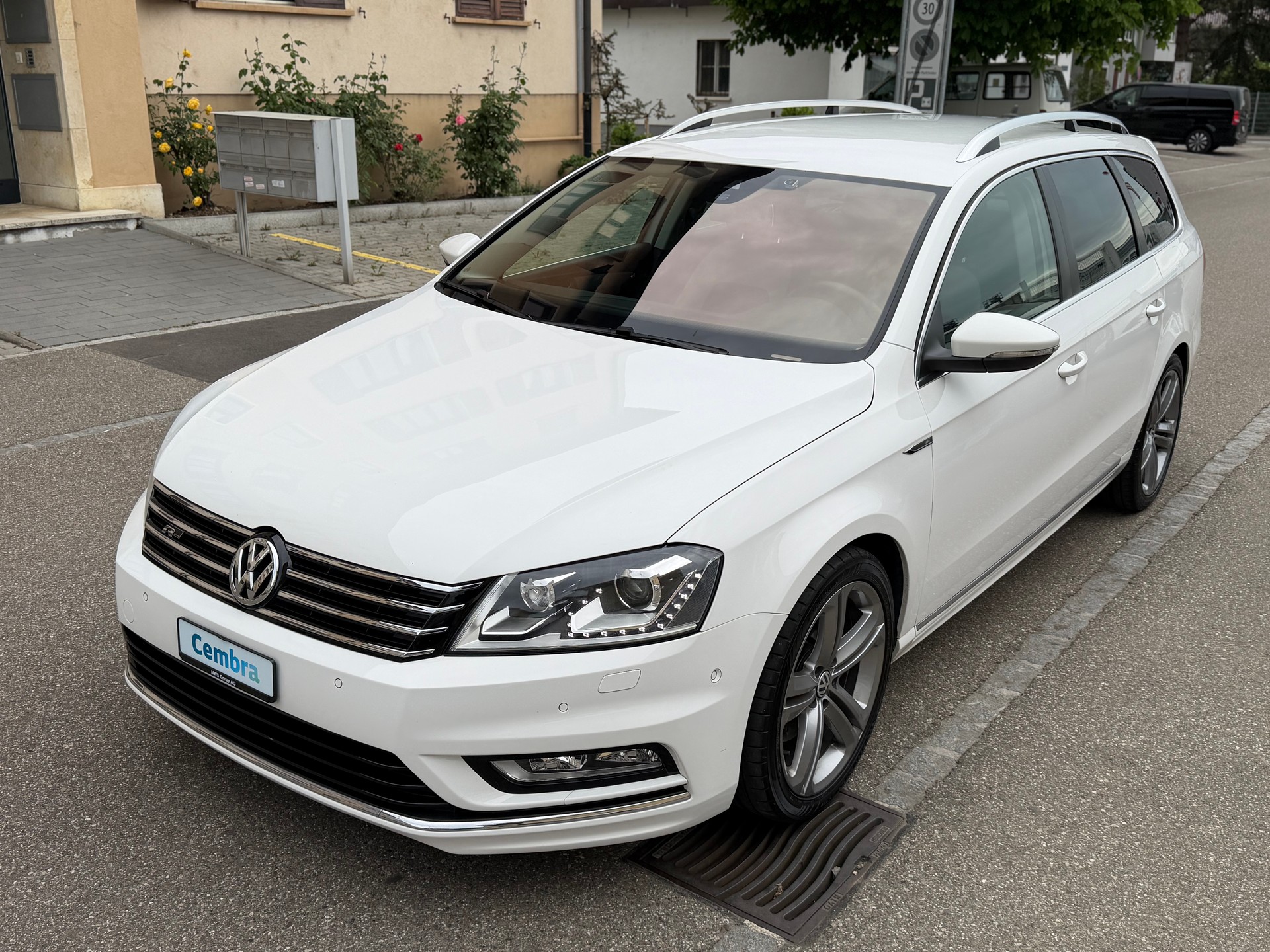 VW Passat Variant 2.0 TDI BMT R-Line 4MDSG-image-6