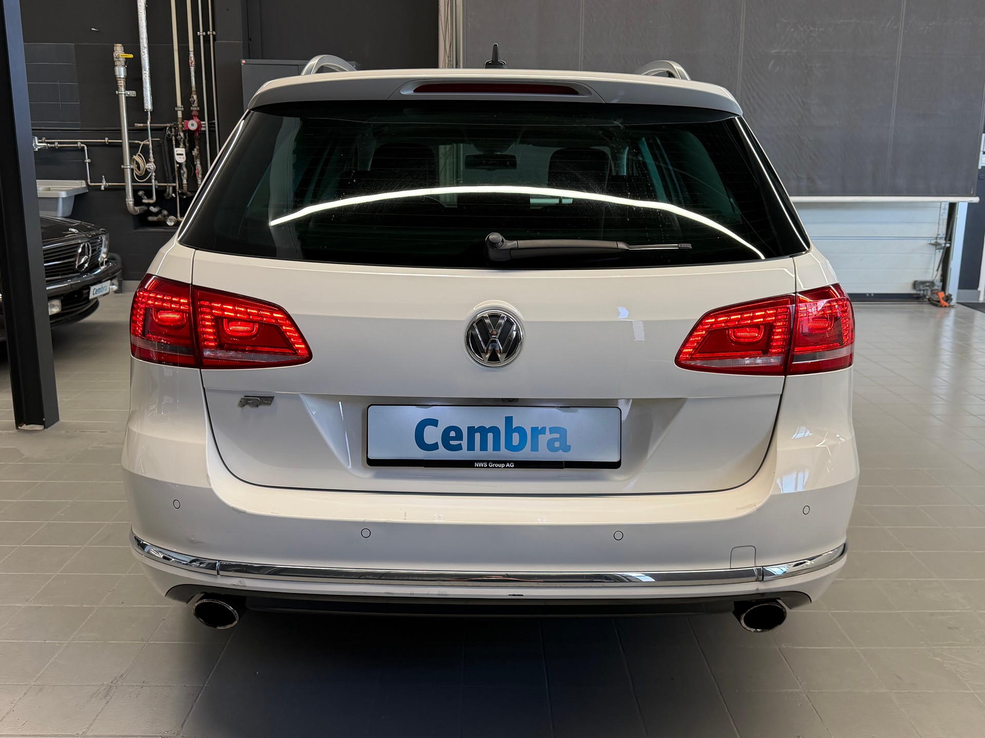 VW Passat Variant 2.0 TDI BMT R-Line 4MDSG-image-5
