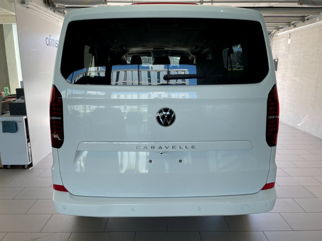 VW Caravelle 2.0 TDI Life LWB Aut 8-showroom-element-2