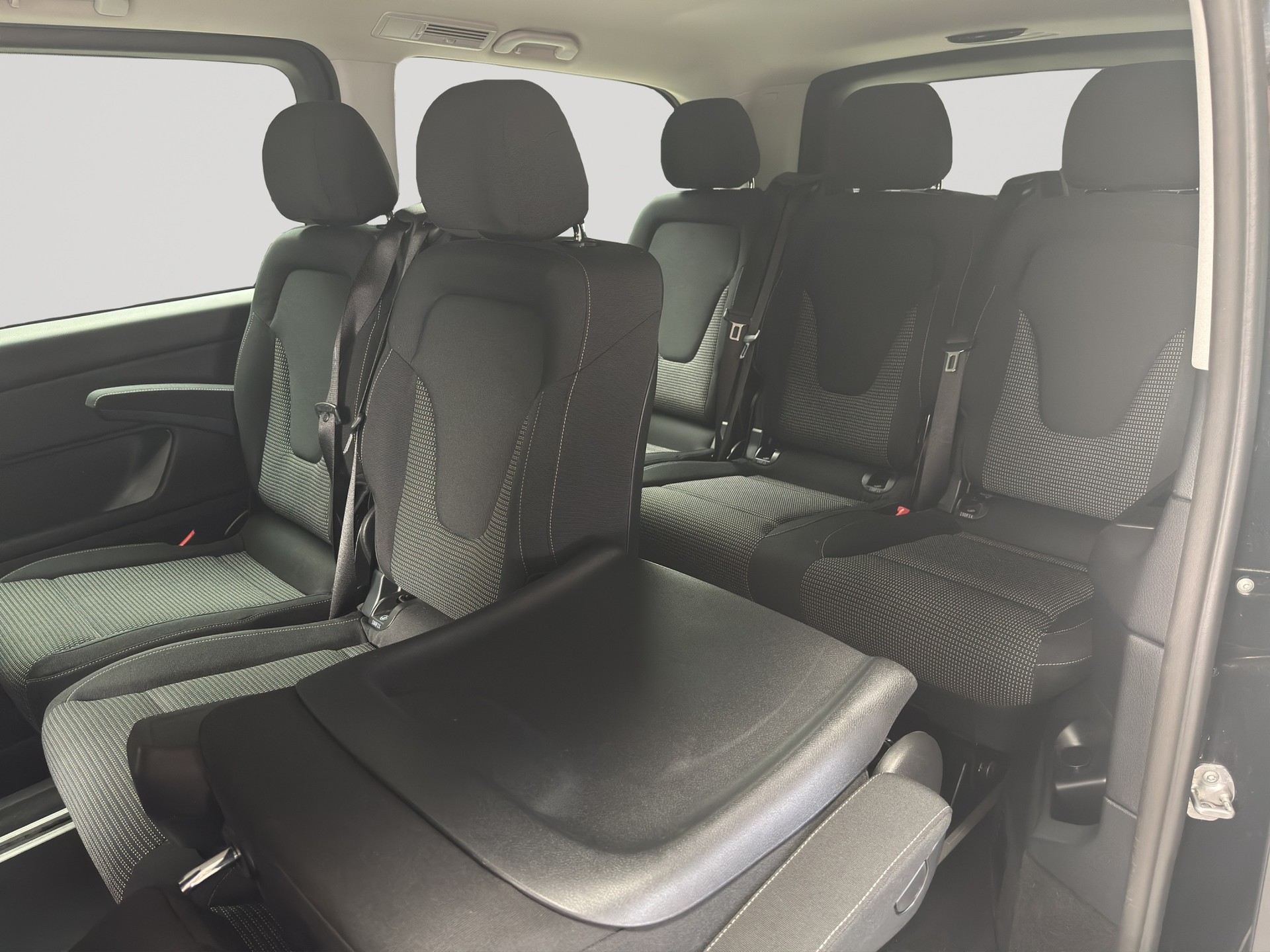 MERCEDES-BENZ V 220 d 8Pl. Edition lang 9G-Tronic-image-7