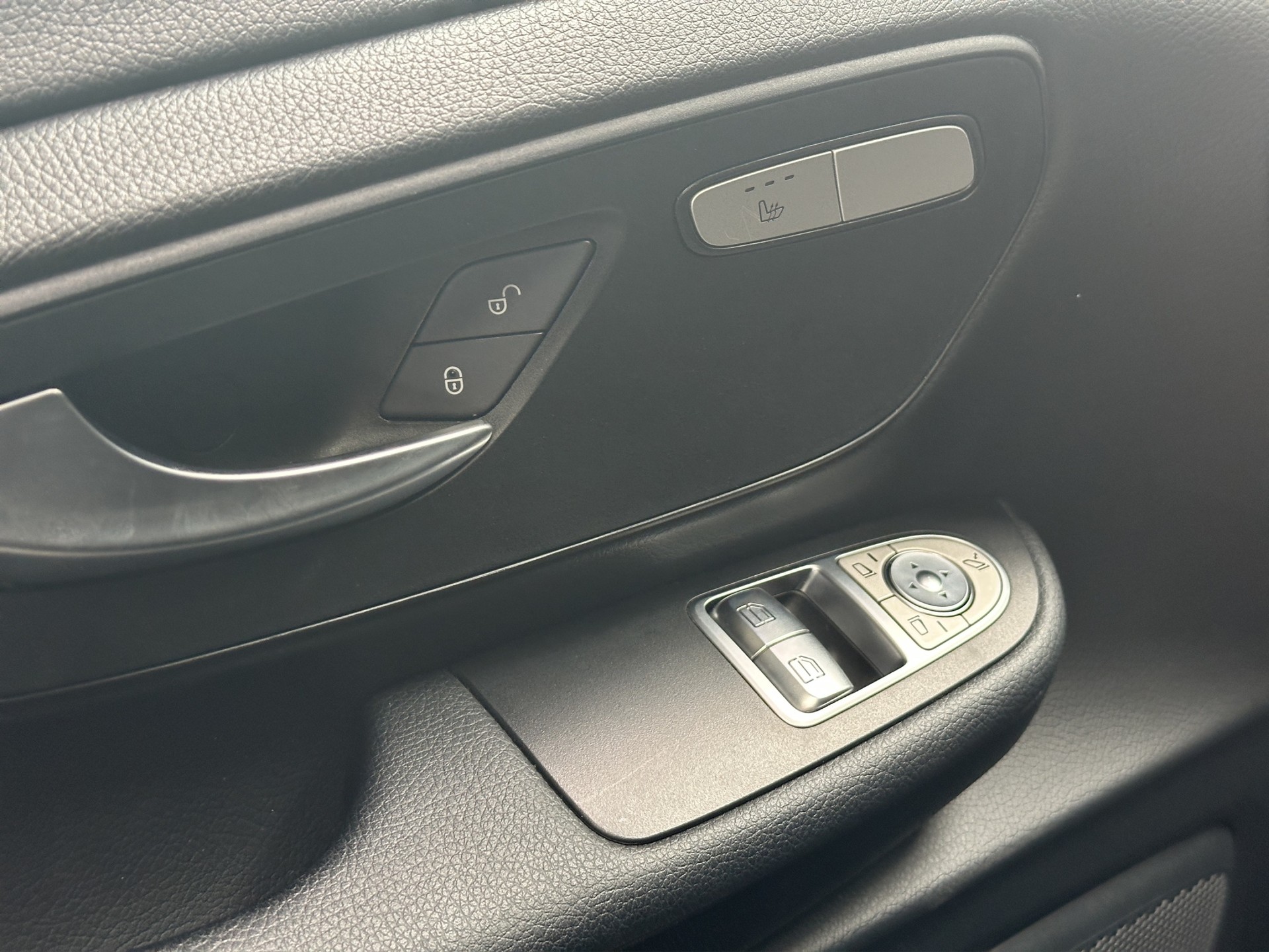 MERCEDES-BENZ V 220 d 8Pl. Edition lang 9G-Tronic-image-8