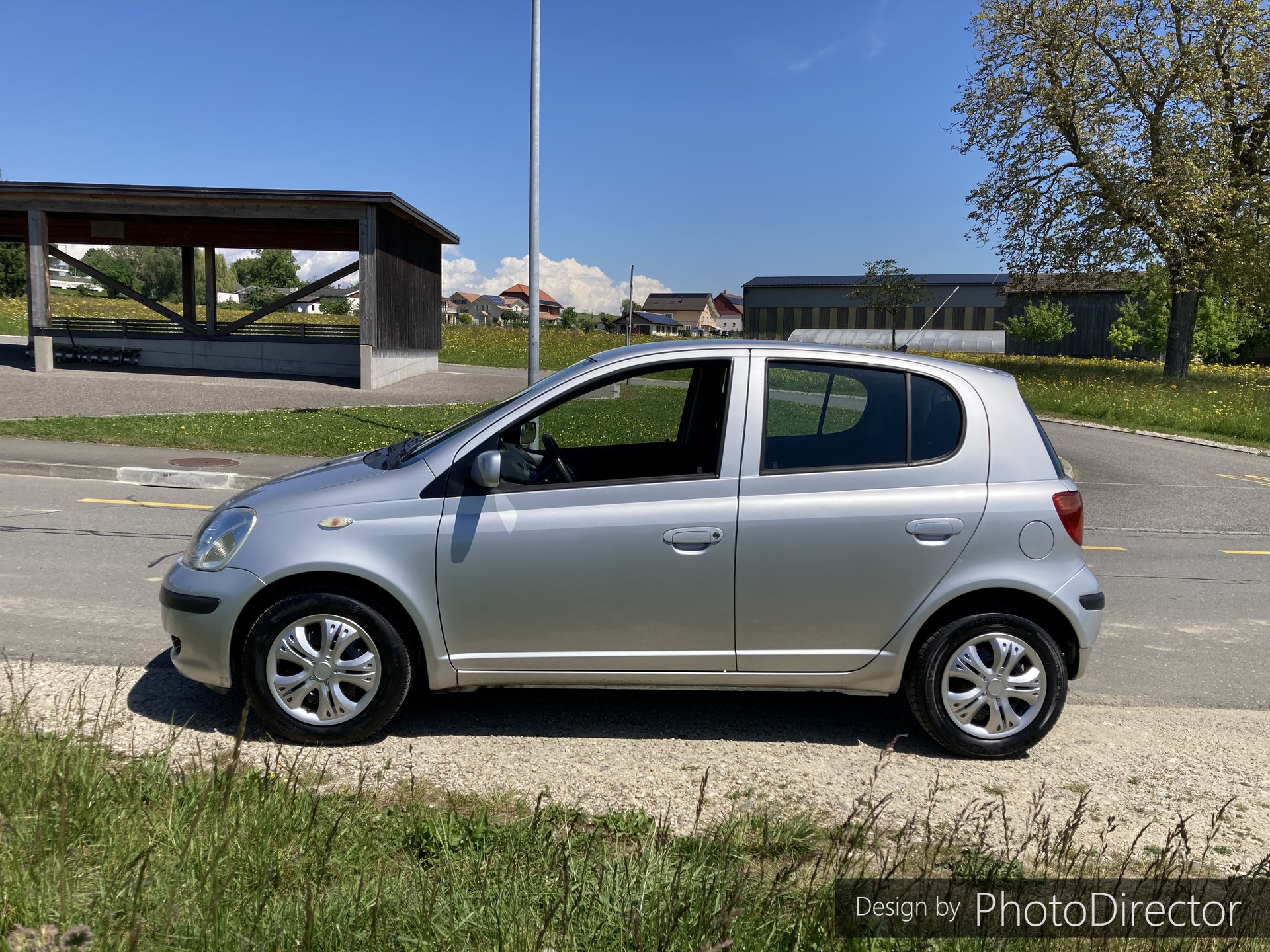 TOYOTA Yaris 1.3 Linea Sol-image-2