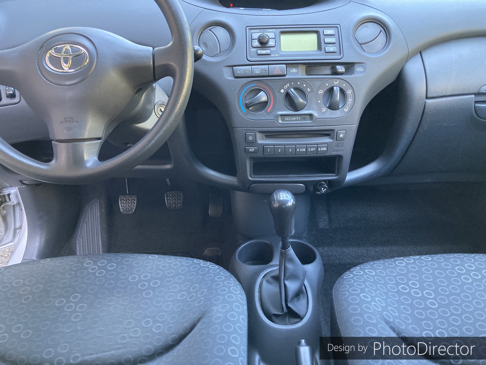 TOYOTA Yaris 1.3 Linea Sol-image-5