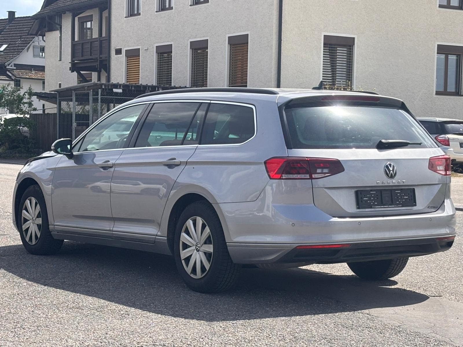 VW Passat 2.0 TDI BMT Elegance 4Motion DSG-image-6
