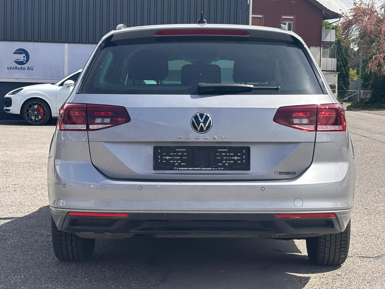 VW Passat 2.0 TDI BMT Elegance 4Motion DSG-image-5