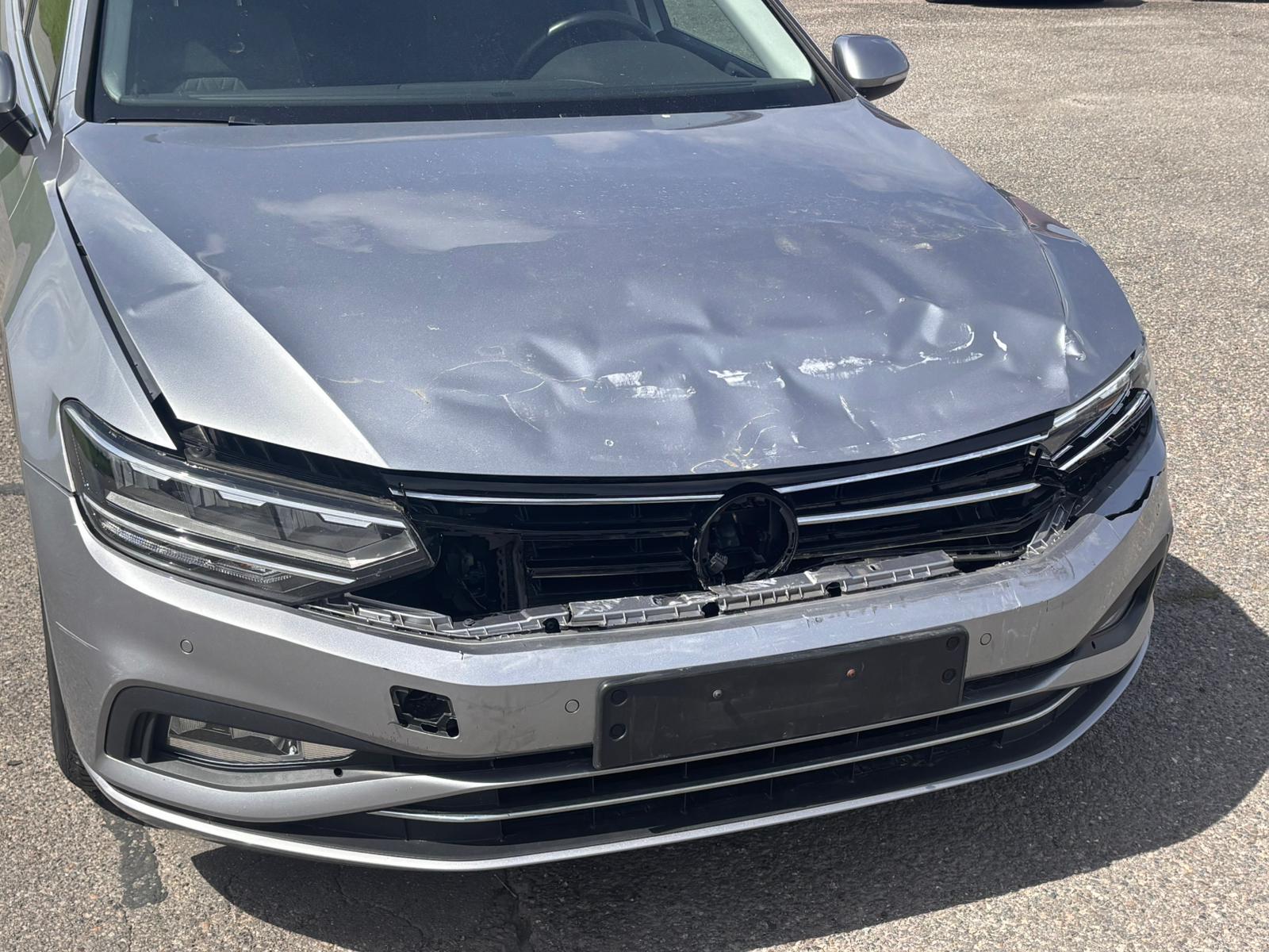 VW Passat 2.0 TDI BMT Elegance 4Motion DSG-image-9