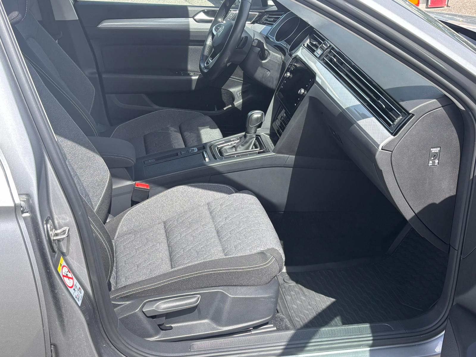 VW Passat 2.0 TDI BMT Elegance 4Motion DSG-image-13