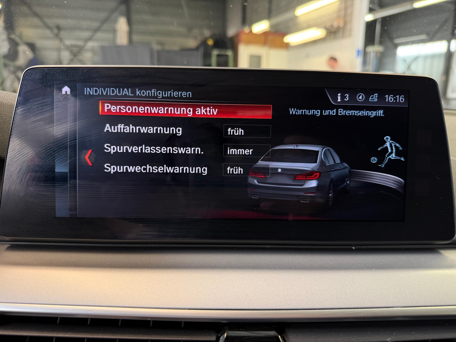 BMW 520d Steptronic | Frisch MFK | Navi | Adaptiv LED | Driving Assistant-image-15