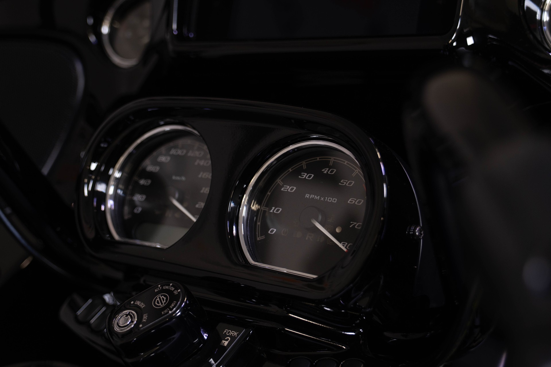 HARLEY-DAVIDSON FLTRXS Road Glide Special 114 ABS-image-8