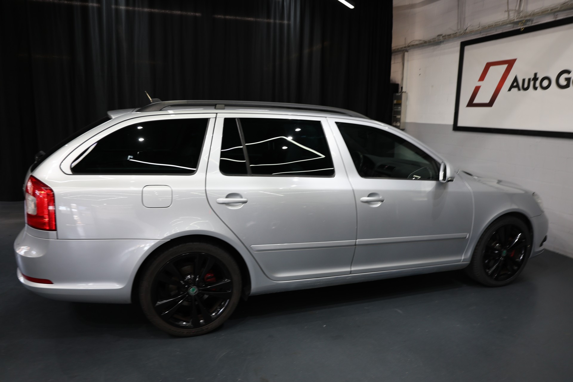 SKODA Octavia Combi 2.0 TSI RS-image-3