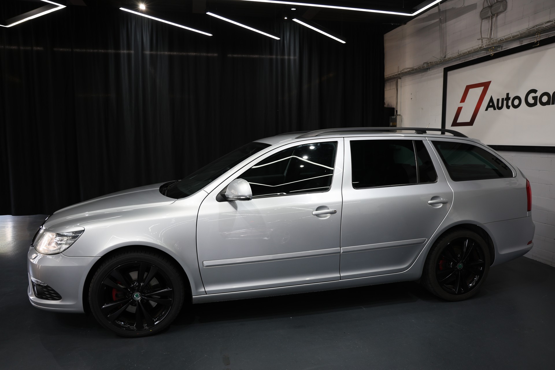 SKODA Octavia Combi 2.0 TSI RS-image-14