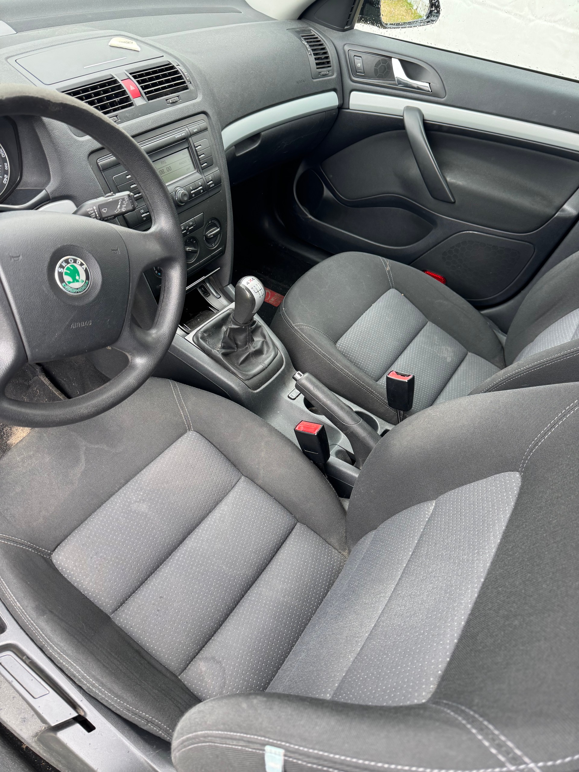 SKODA Octavia 1.9 TDI Adventure 4x4-image-6
