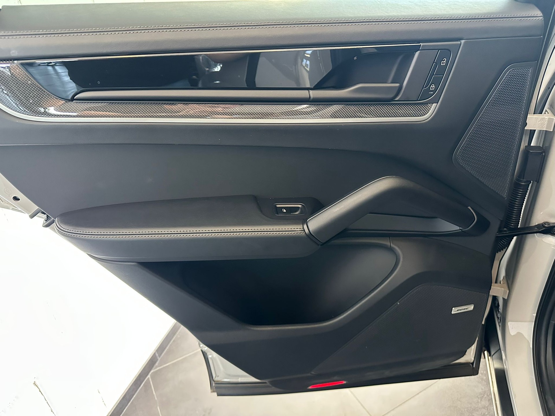 PORSCHE Cayenne S Coupé E-Hybrid Tiptronic-image-23