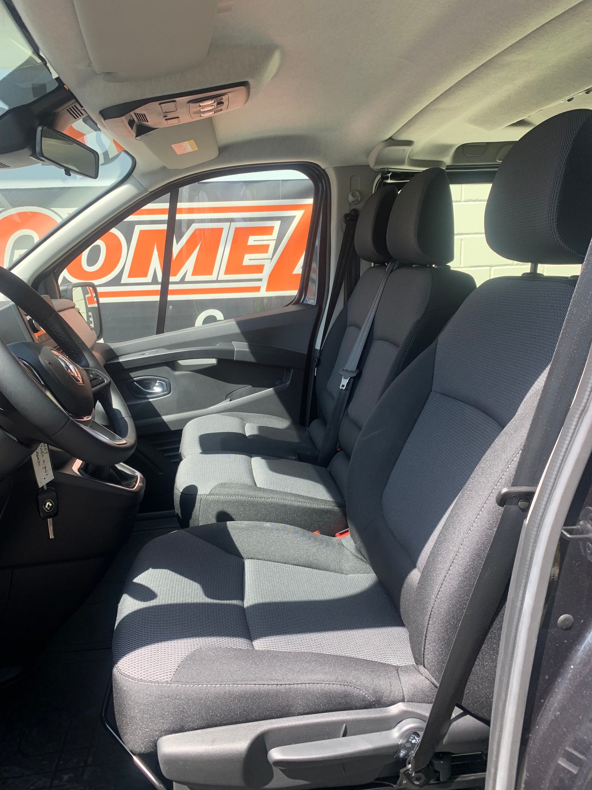 RENAULT Trafic Blue dCi 150 Grand Pasagier Techno-image-4