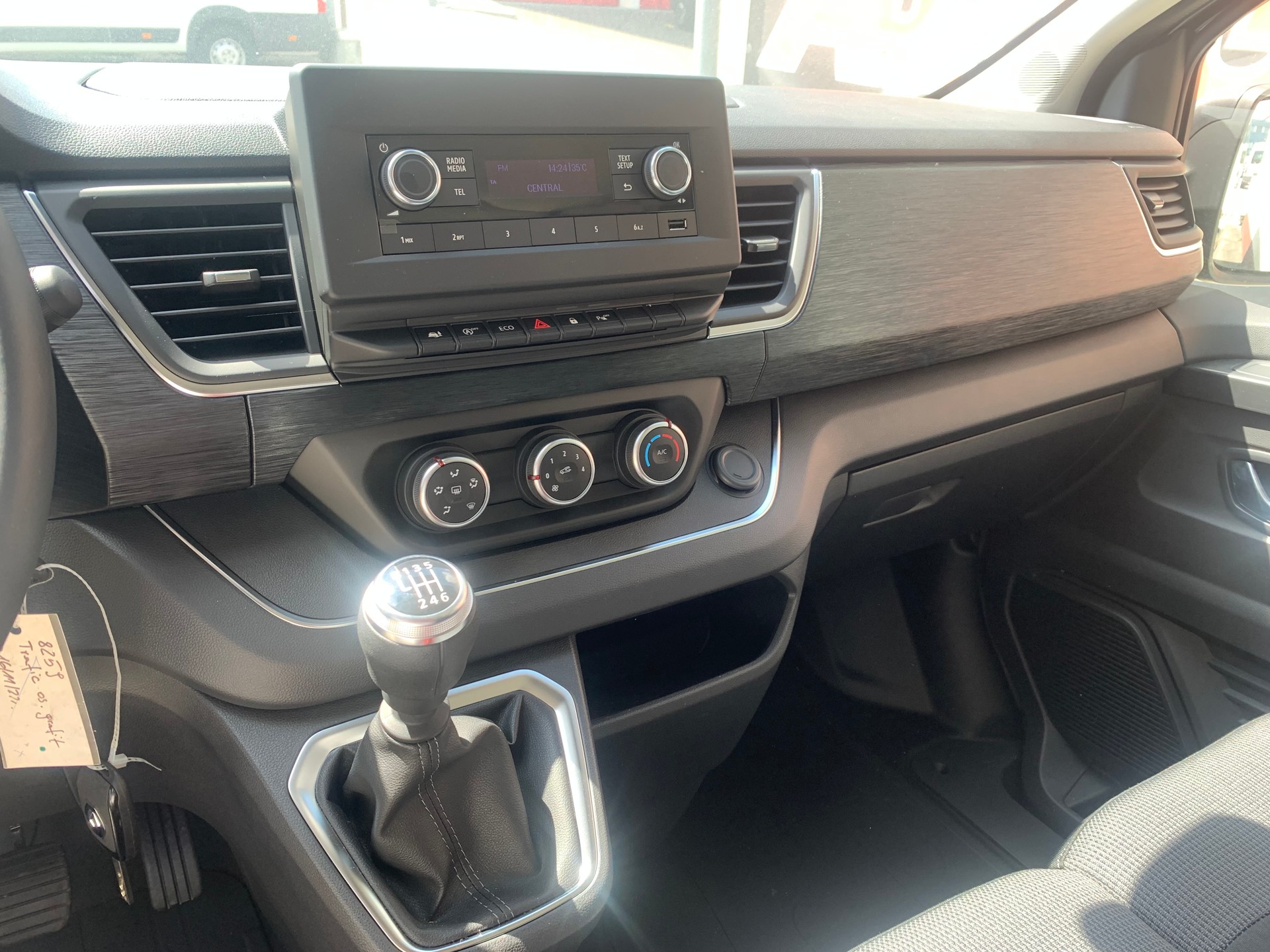 RENAULT Trafic Blue dCi 150 Grand Pasagier Techno-image-10
