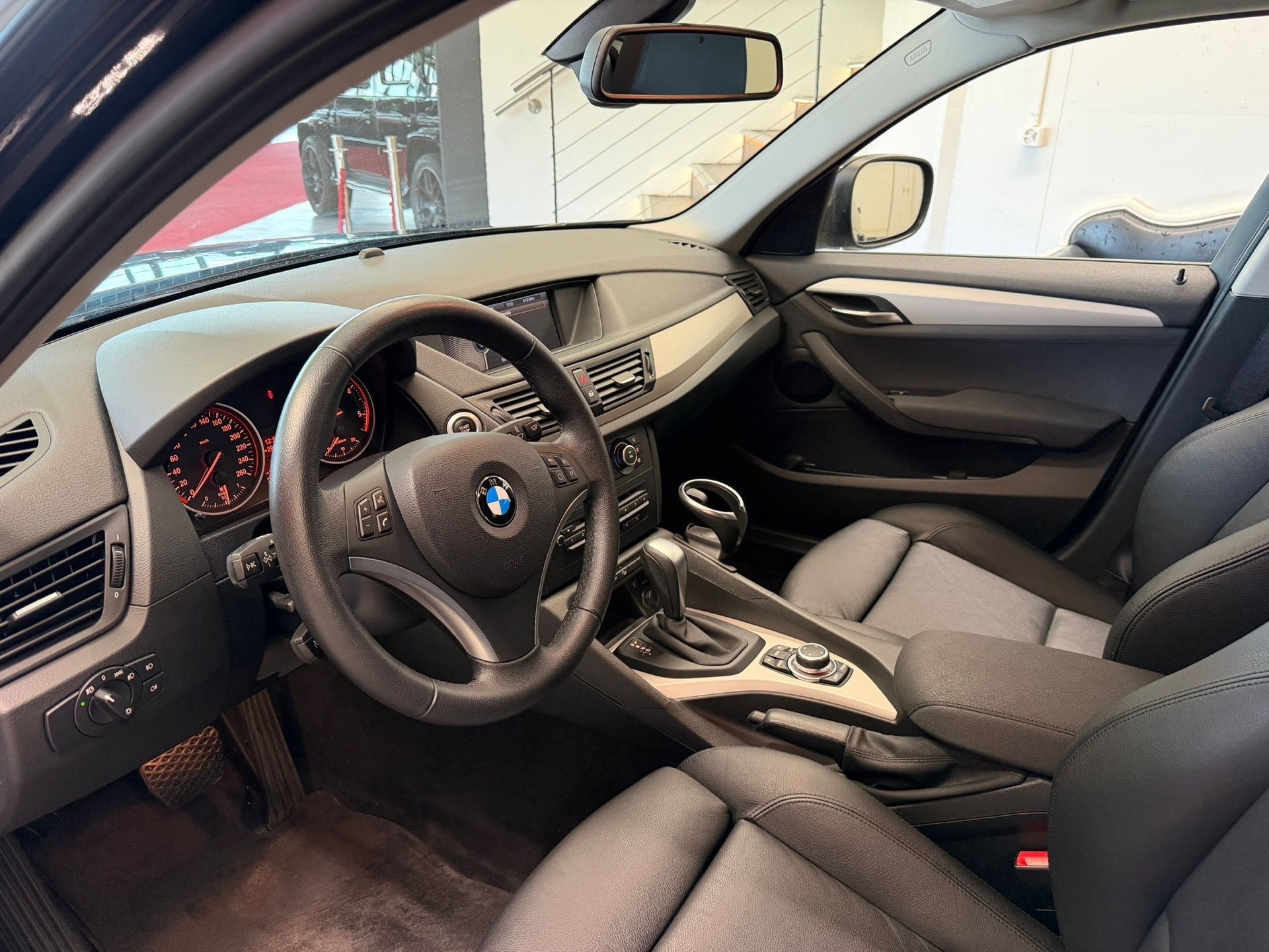 BMW X1 xDrive 20d Steptronic-image-13