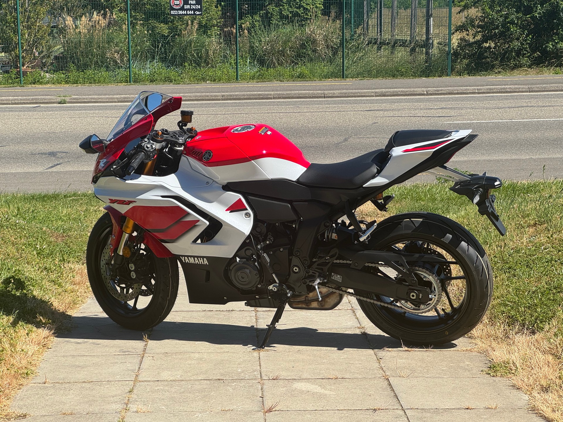YAMAHA YZF-R7 ABS 70th Anniversary-showroom-element-3