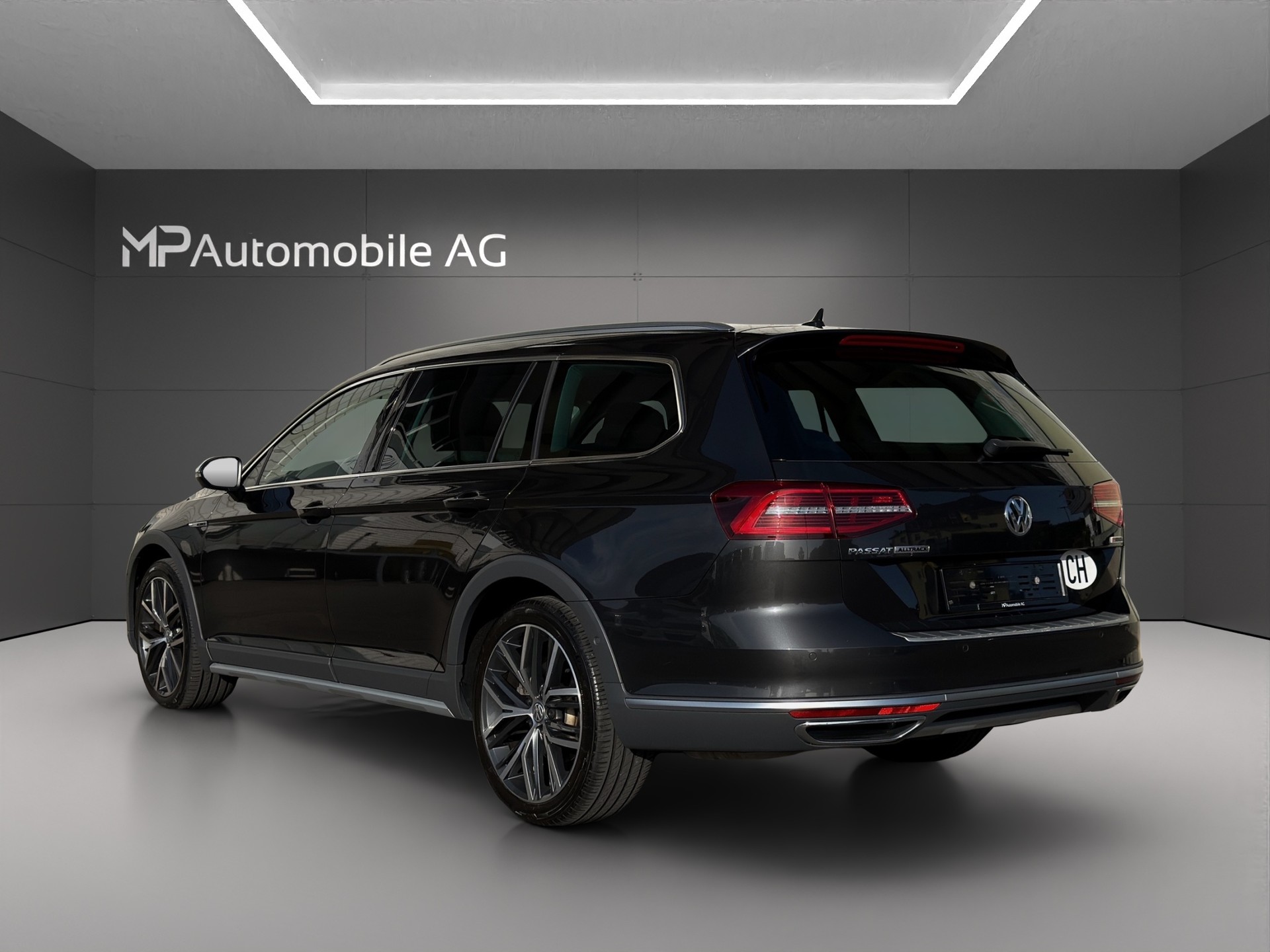 VW Passat Alltrack 2.0 TDI BMT 4Motion DSG-image-4