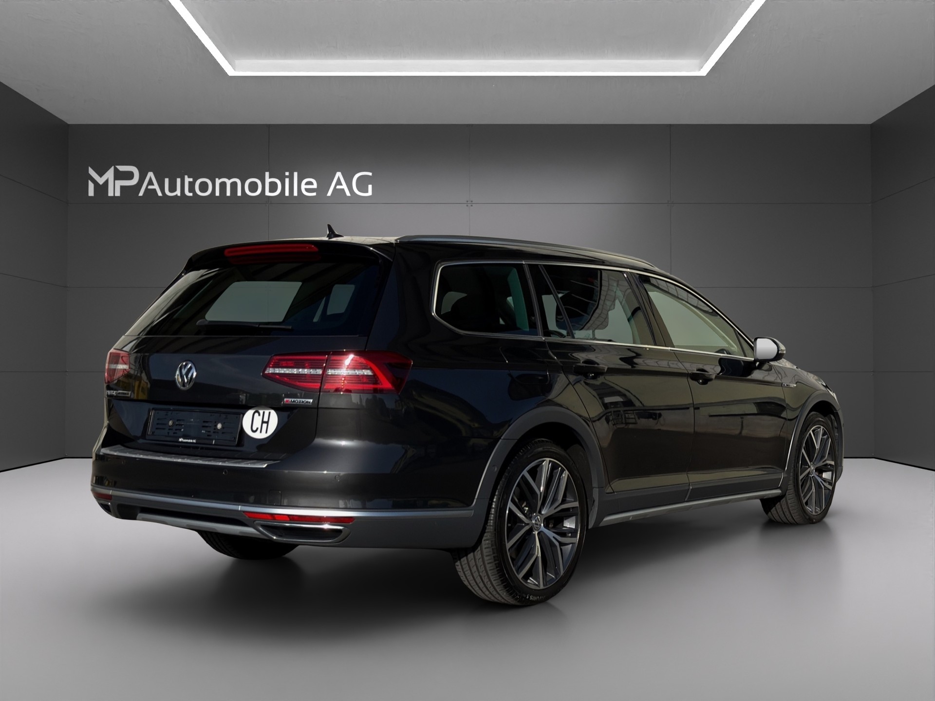 VW Passat Alltrack 2.0 TDI BMT 4Motion DSG-image-2