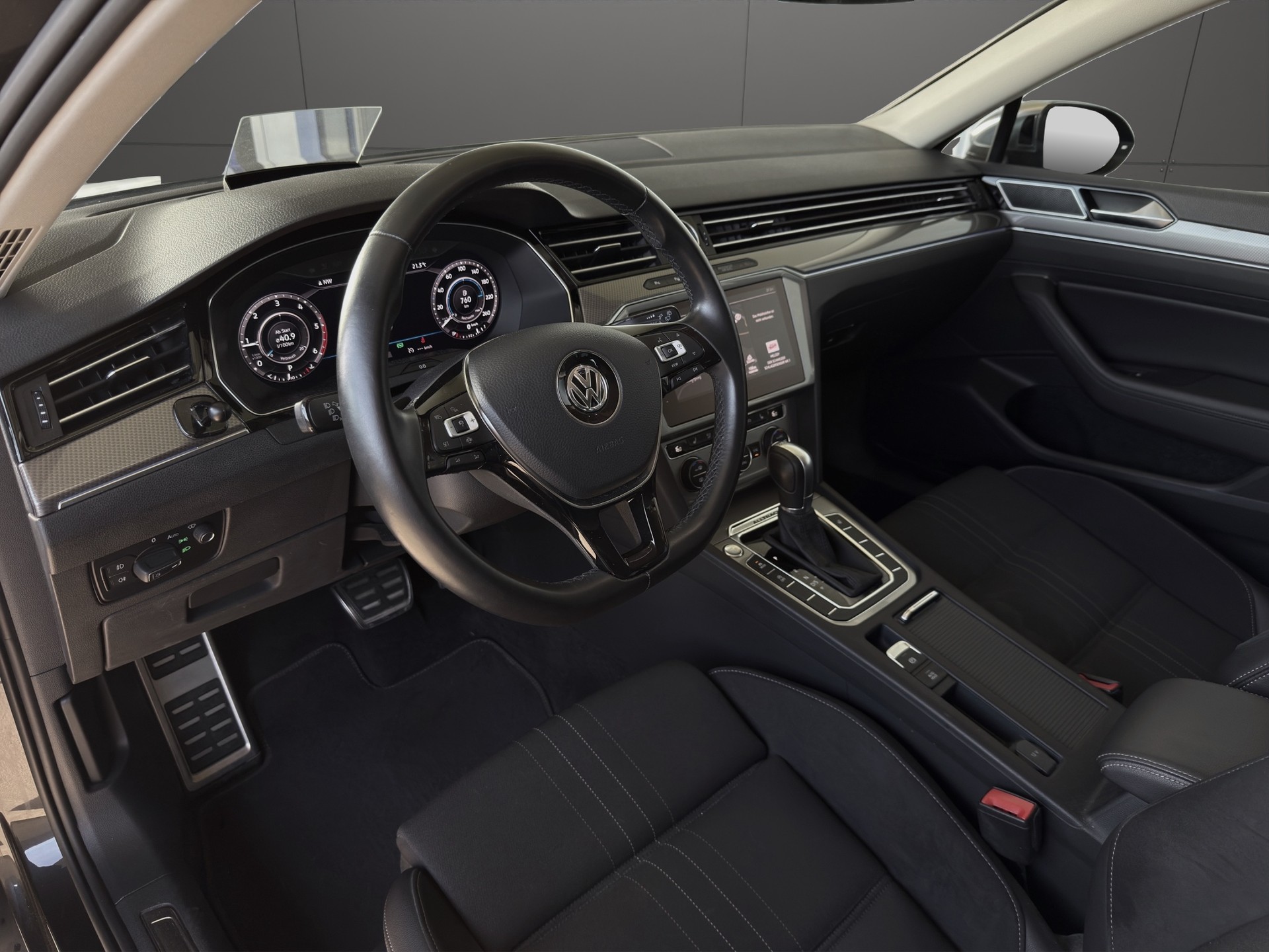 VW Passat Alltrack 2.0 TDI BMT 4Motion DSG-image-6